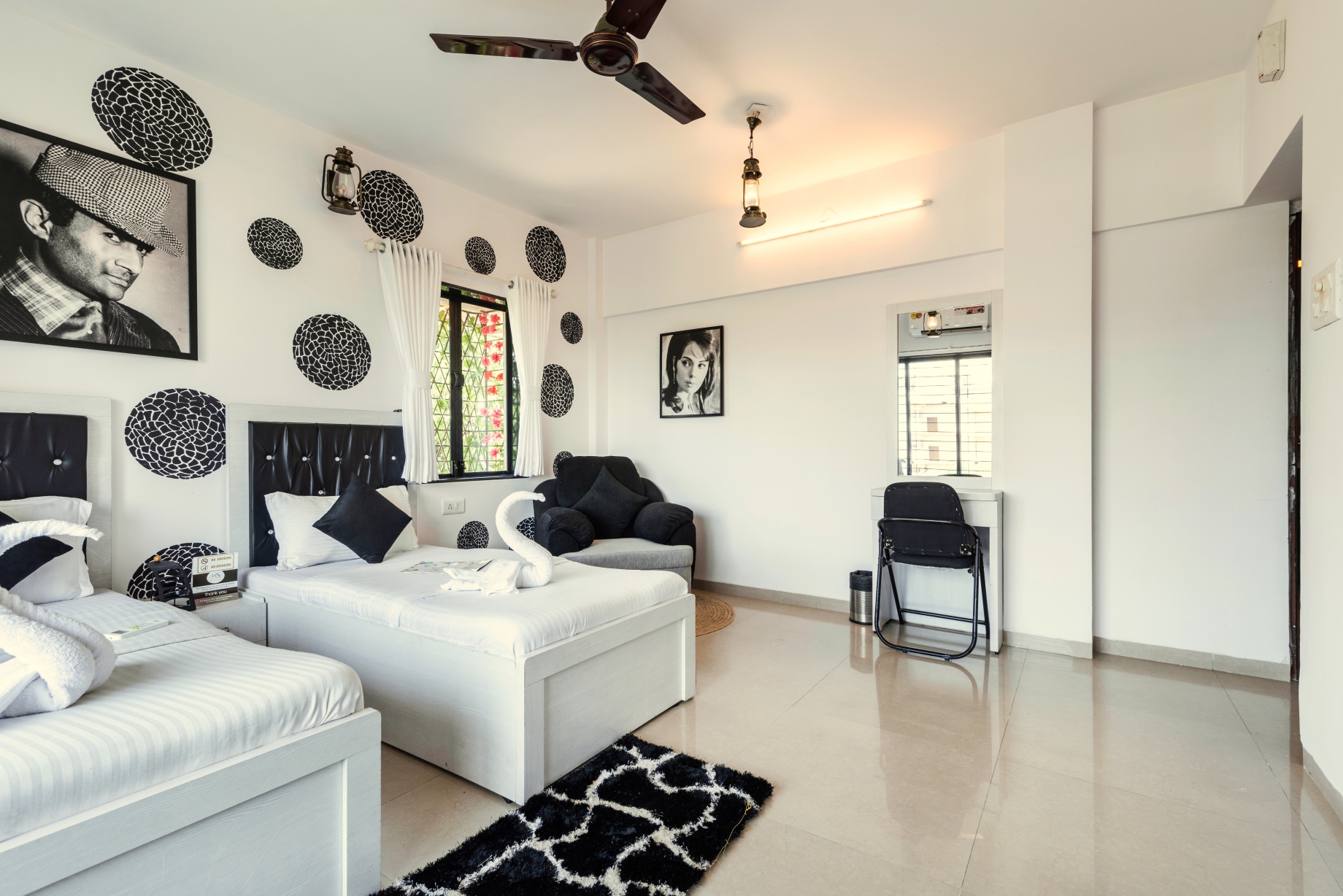 Homely 3 Bedroom Stay in Kandivali East