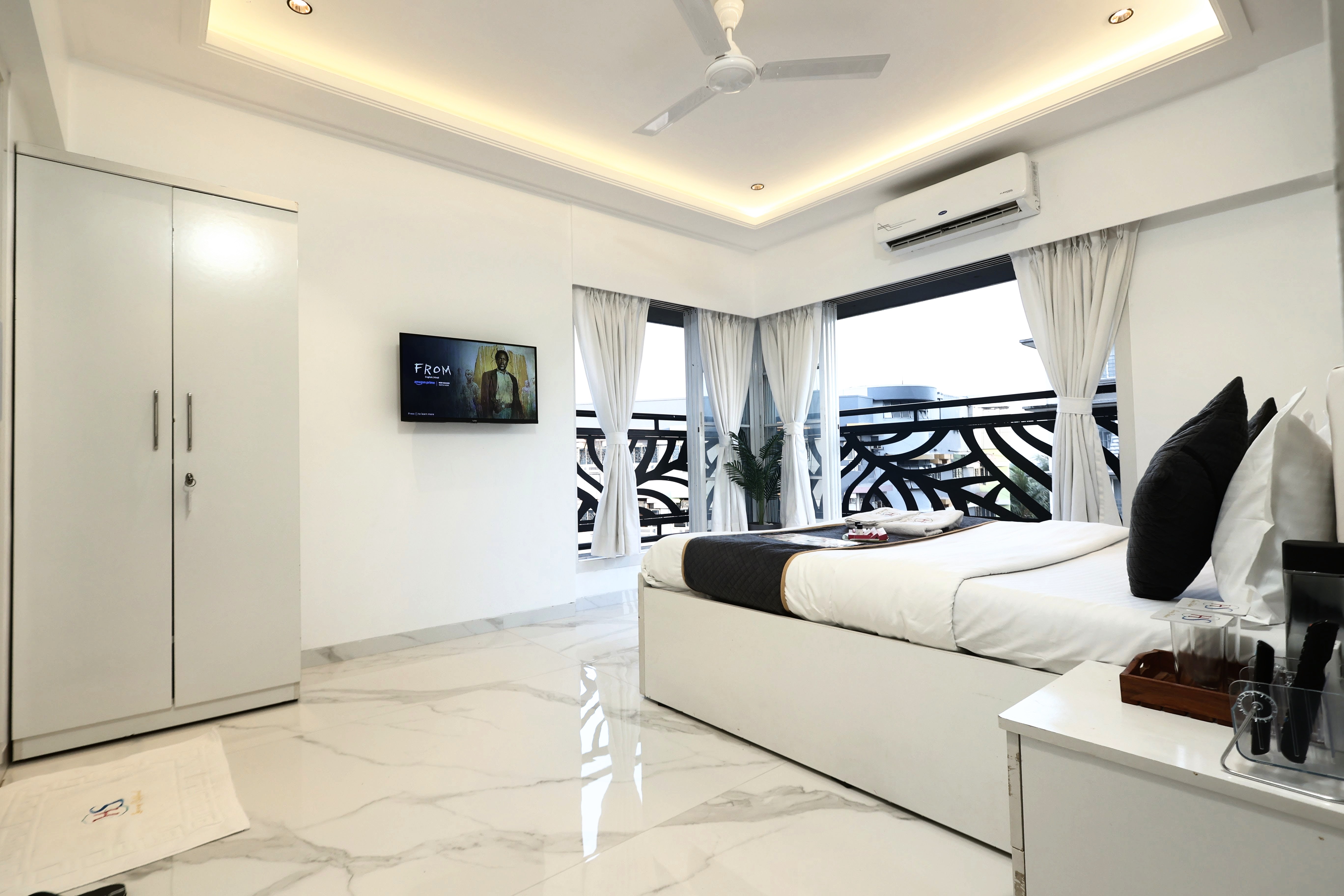 Premier 2 Bedroom Apartment in Andheri East