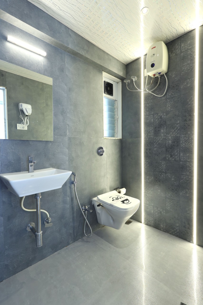 2 BR Homestsay in J B Nagar Andheri