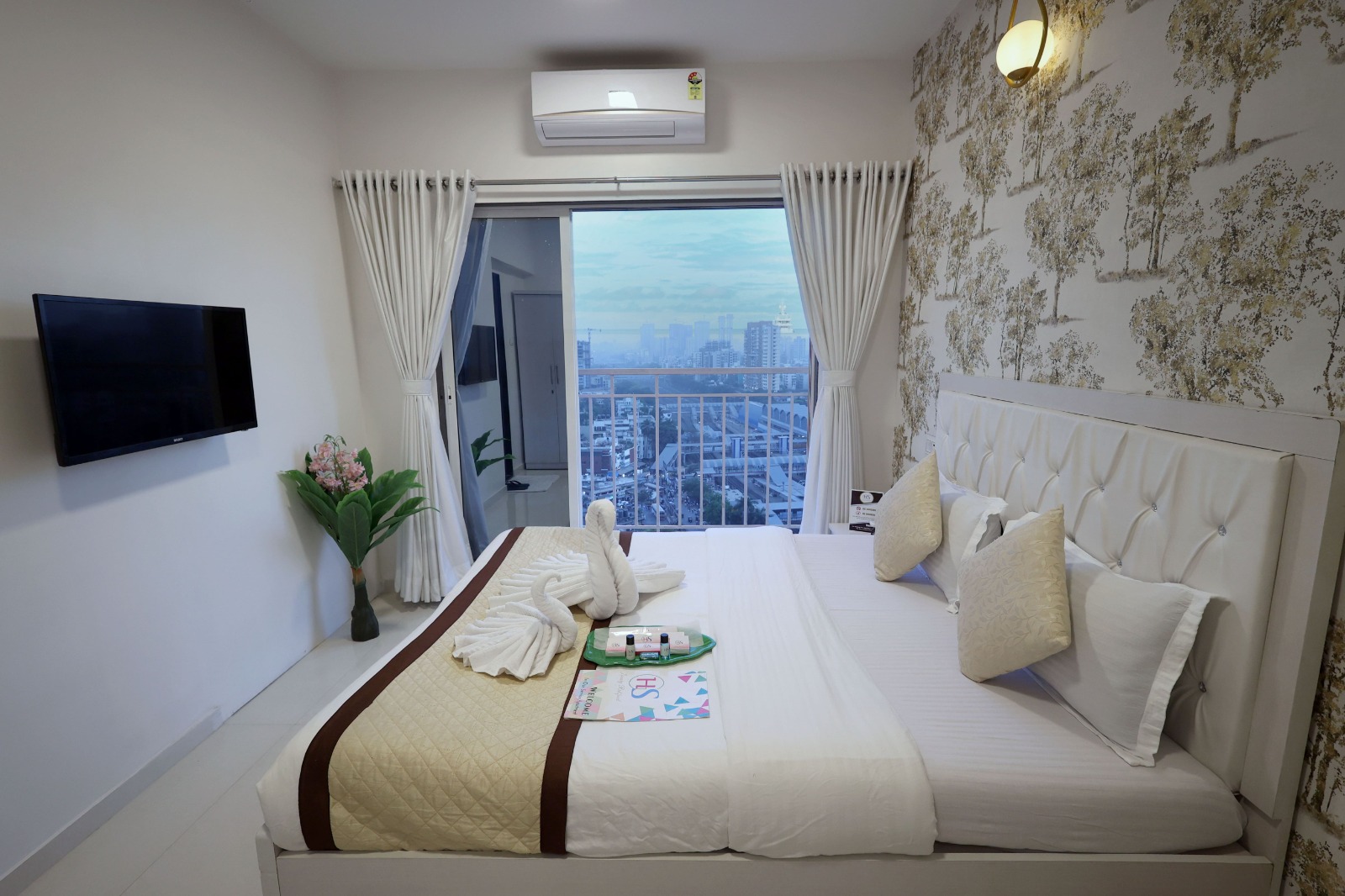2 Bedroom Luxury Apartment near Goregaon Railway Station