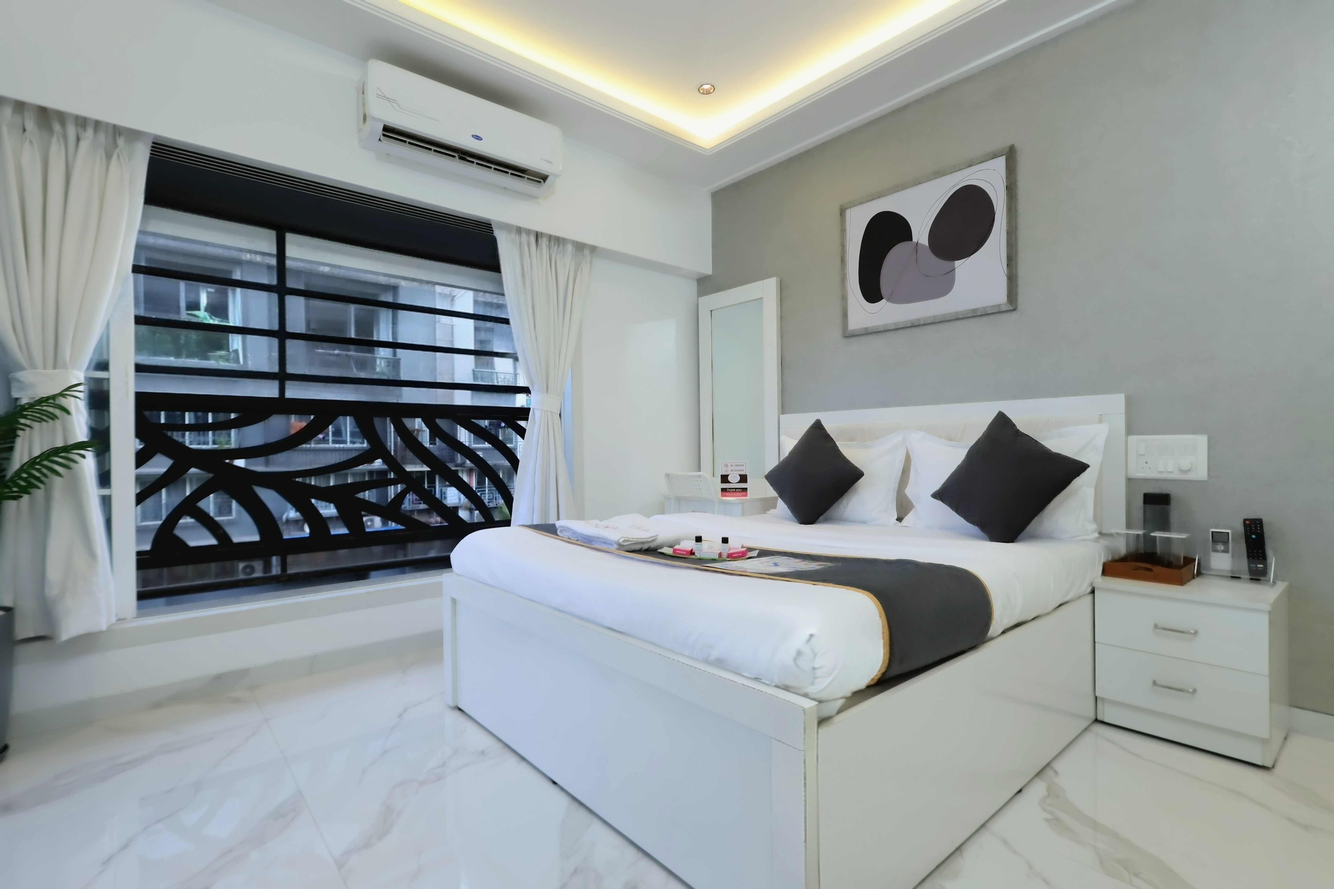 Premier 2 Bedroom Apartment in Andheri East