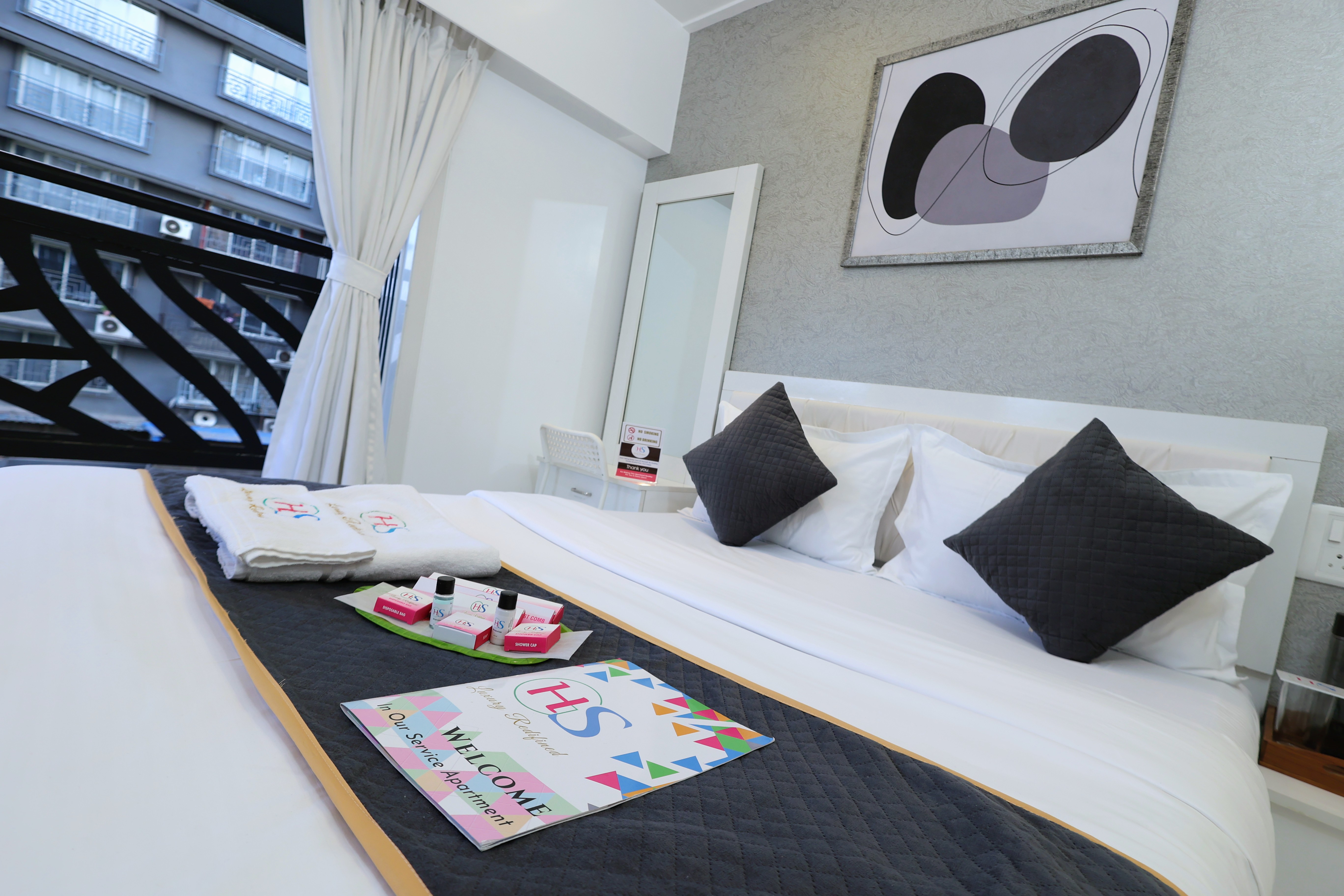 Premier 2 Bedroom Apartment in Andheri East