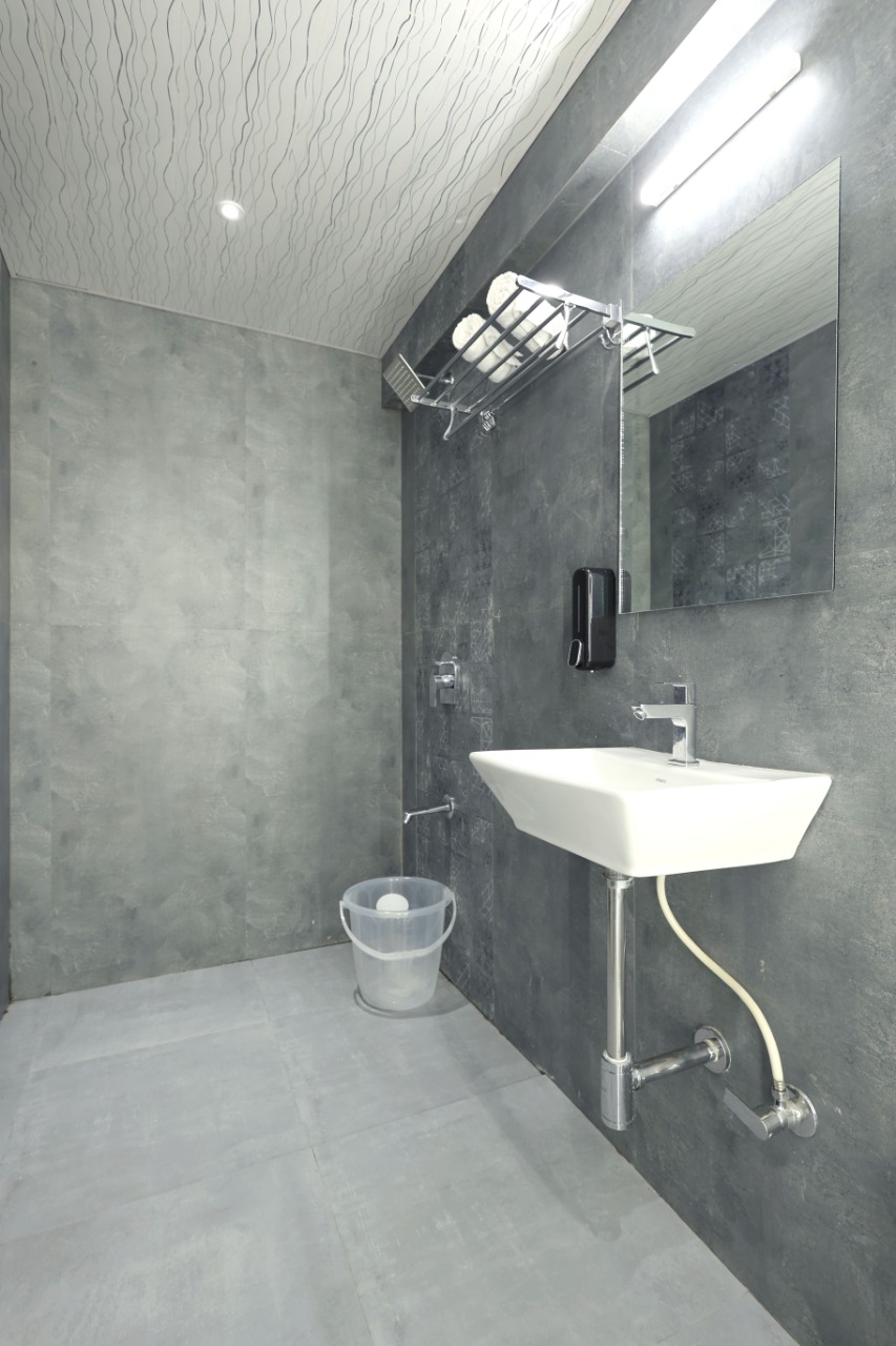 2 BR Homestsay in J B Nagar Andheri