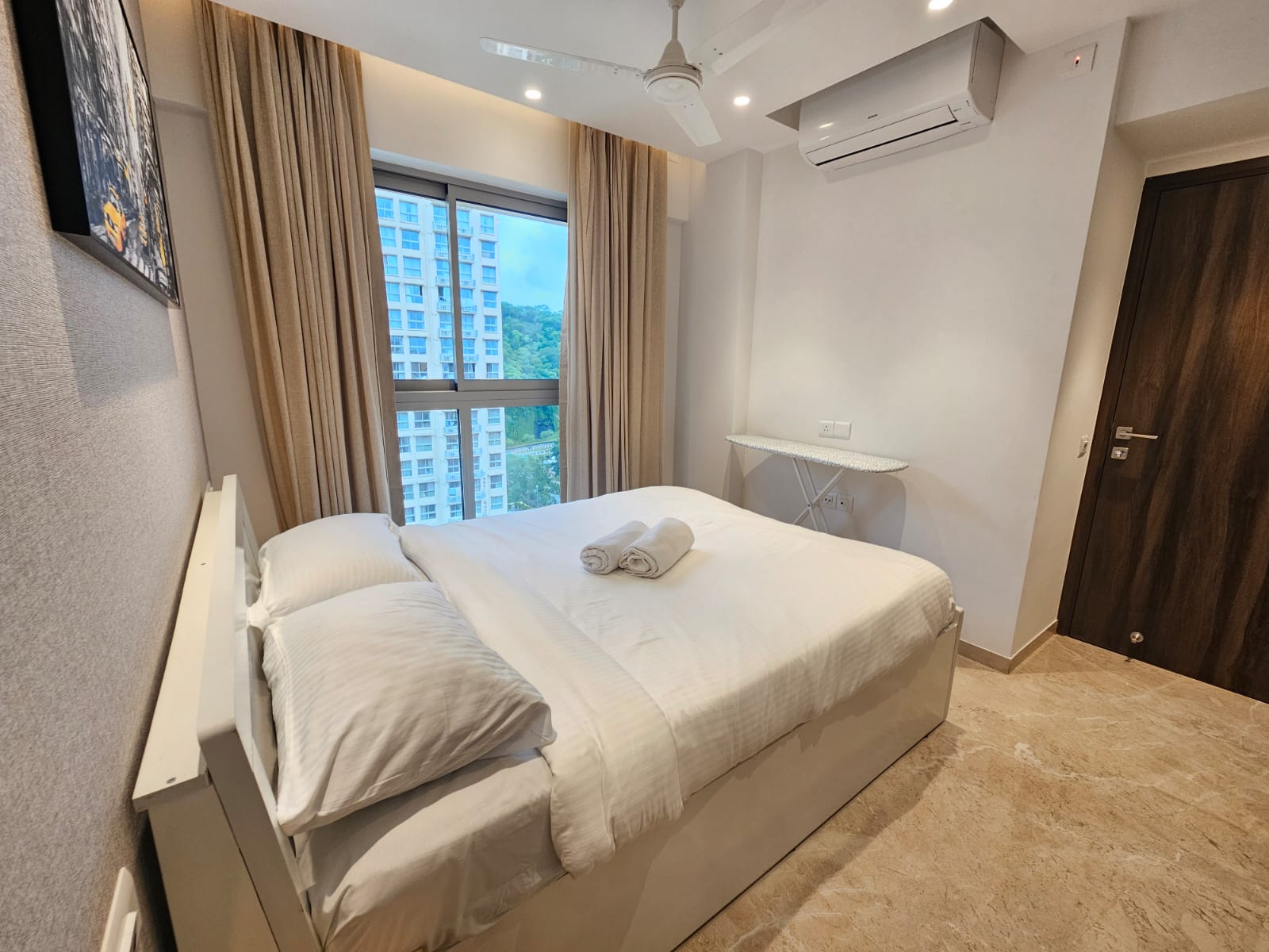 Luxury 1 Bedroom Apartment in Powai