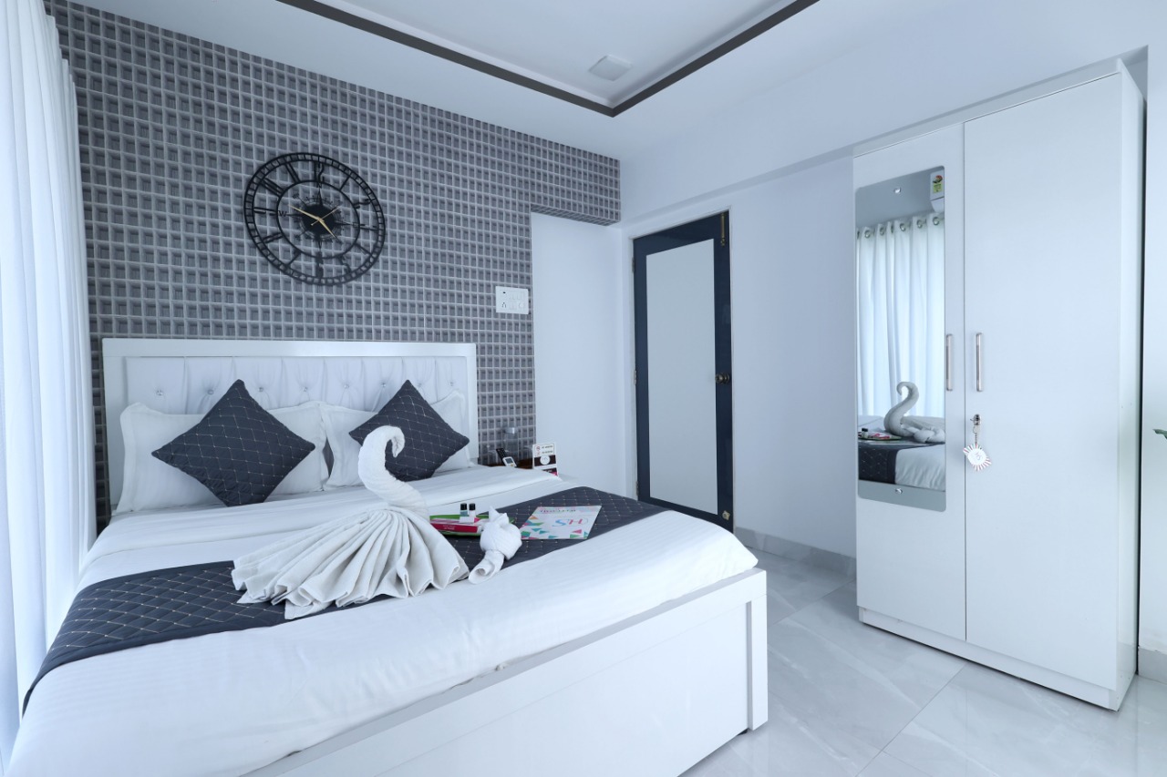 2 BR Homestsay in J B Nagar Andheri