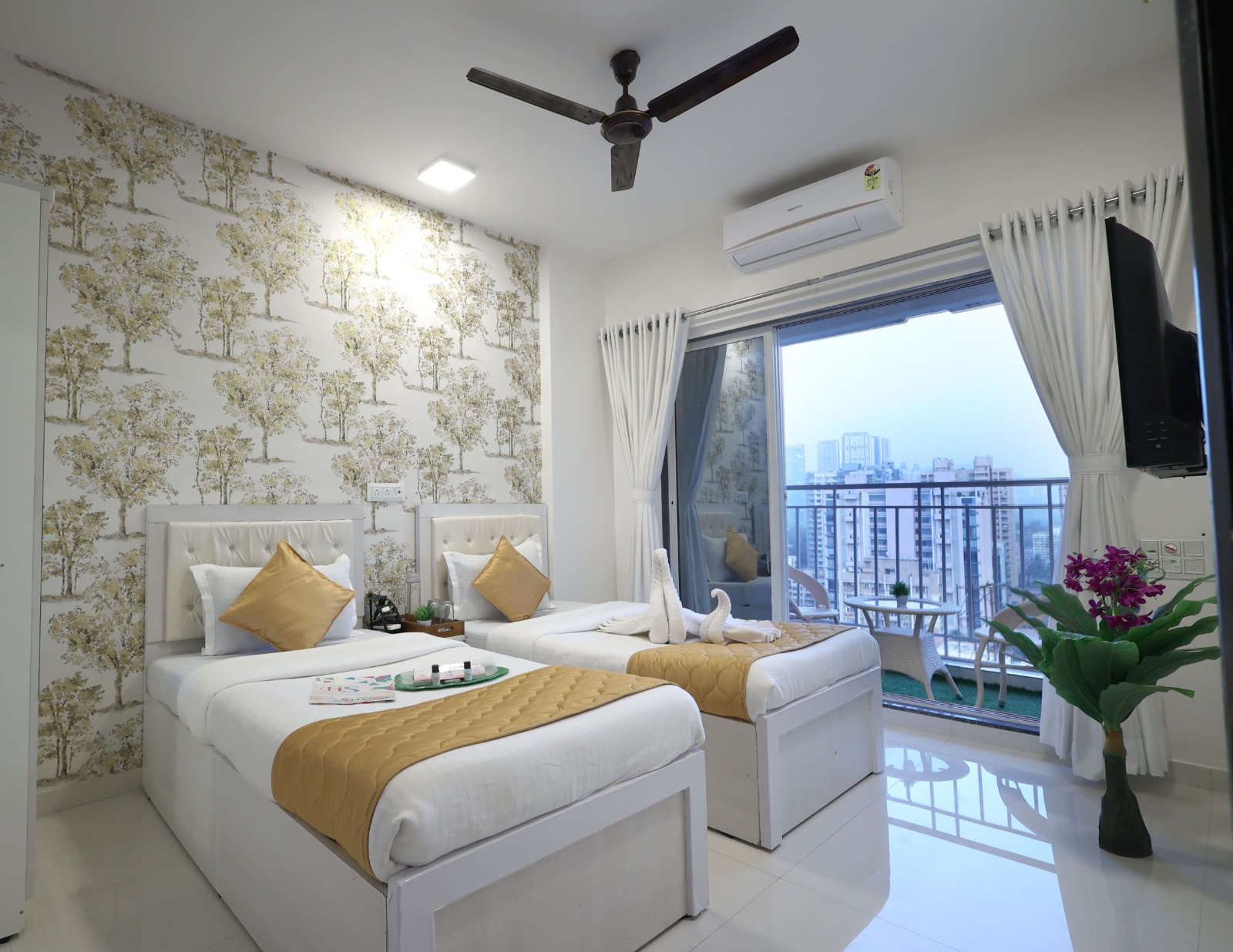 2 Bedroom Luxury Apartment near Goregaon Railway Station