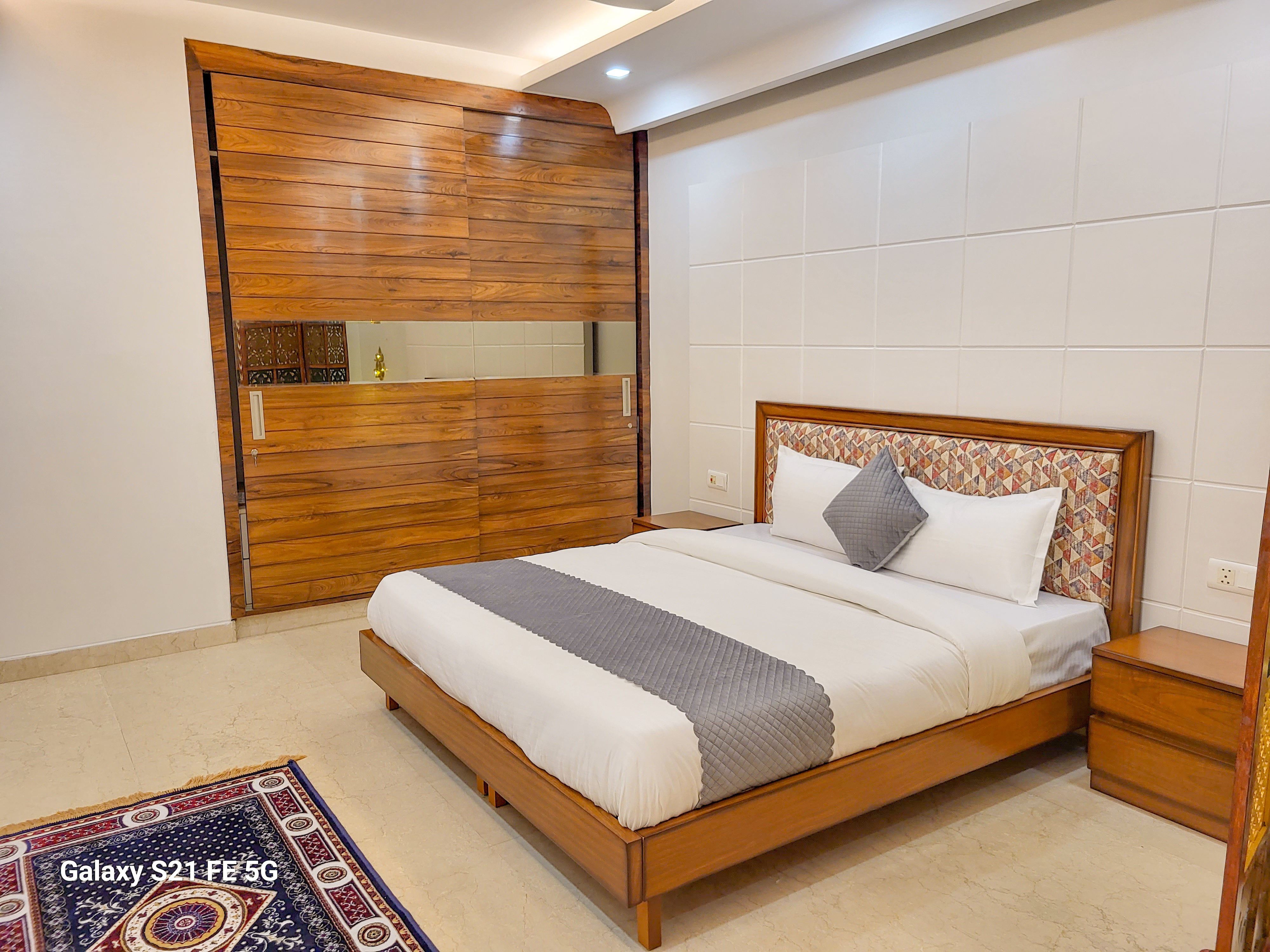 Premium 4 Bedroom Apartment in DLF Phase 1