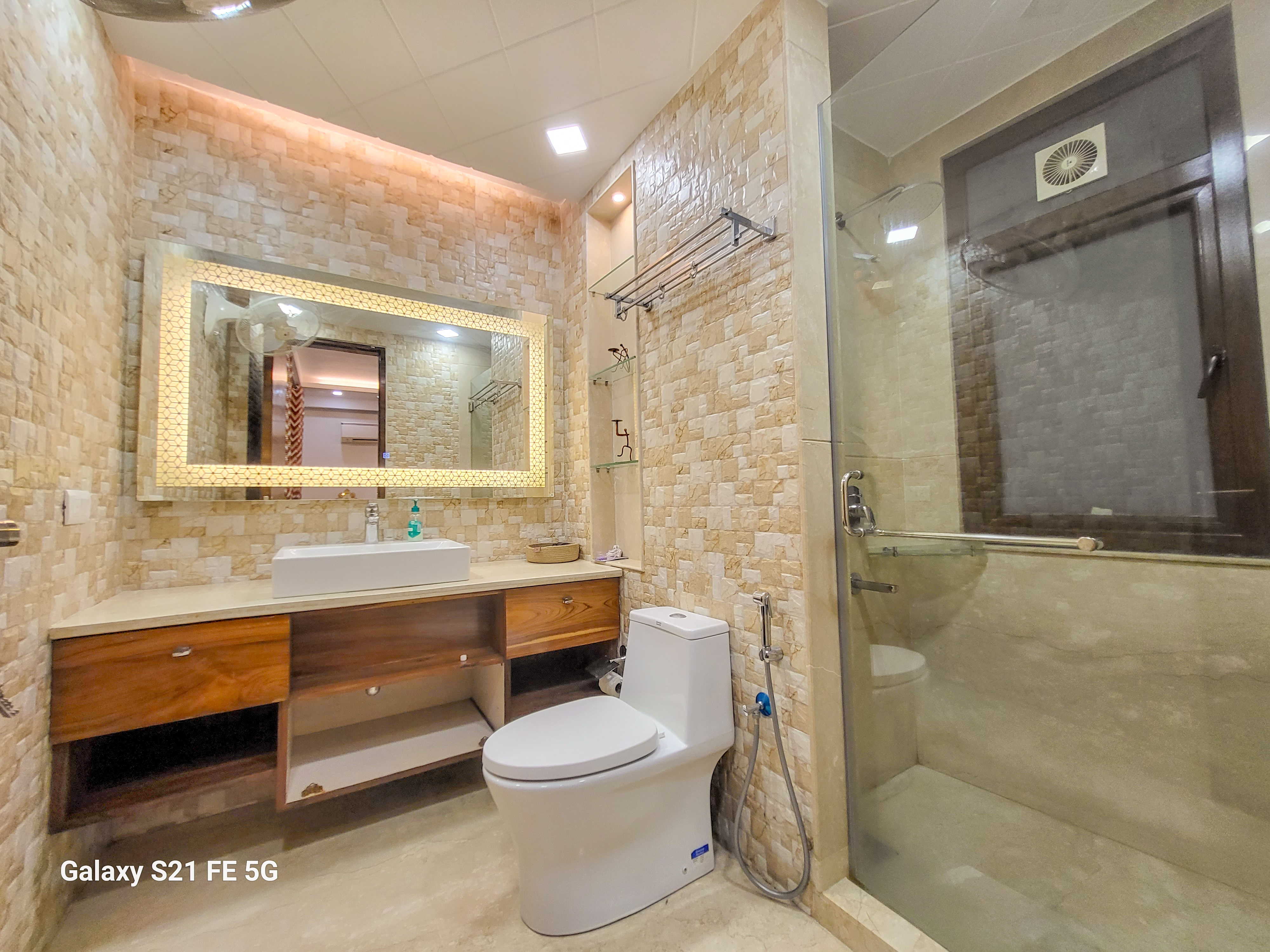 Premium 4 Bedroom Apartment in DLF Phase 1