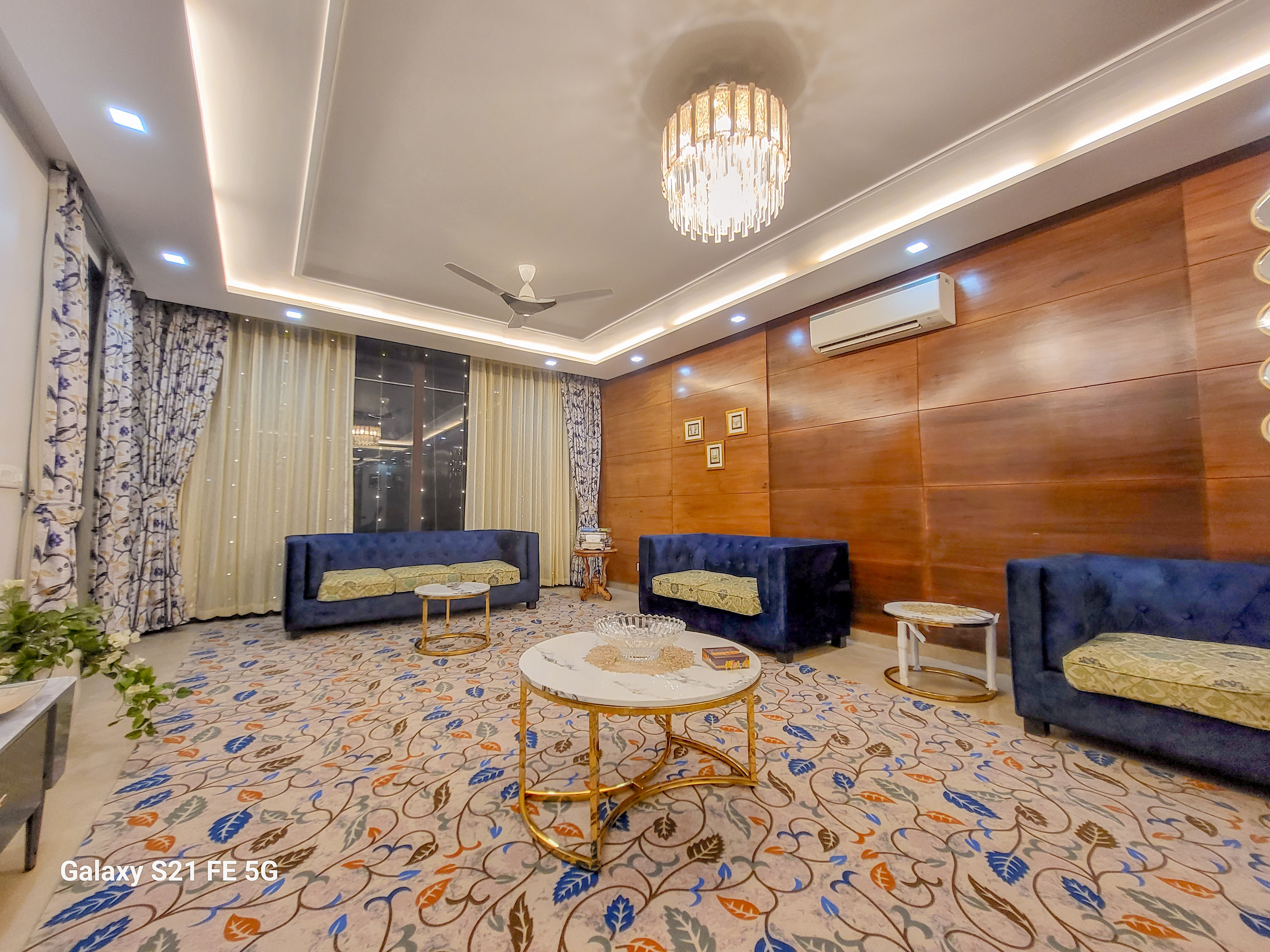 Premium 4 Bedroom Apartment in DLF Phase 1