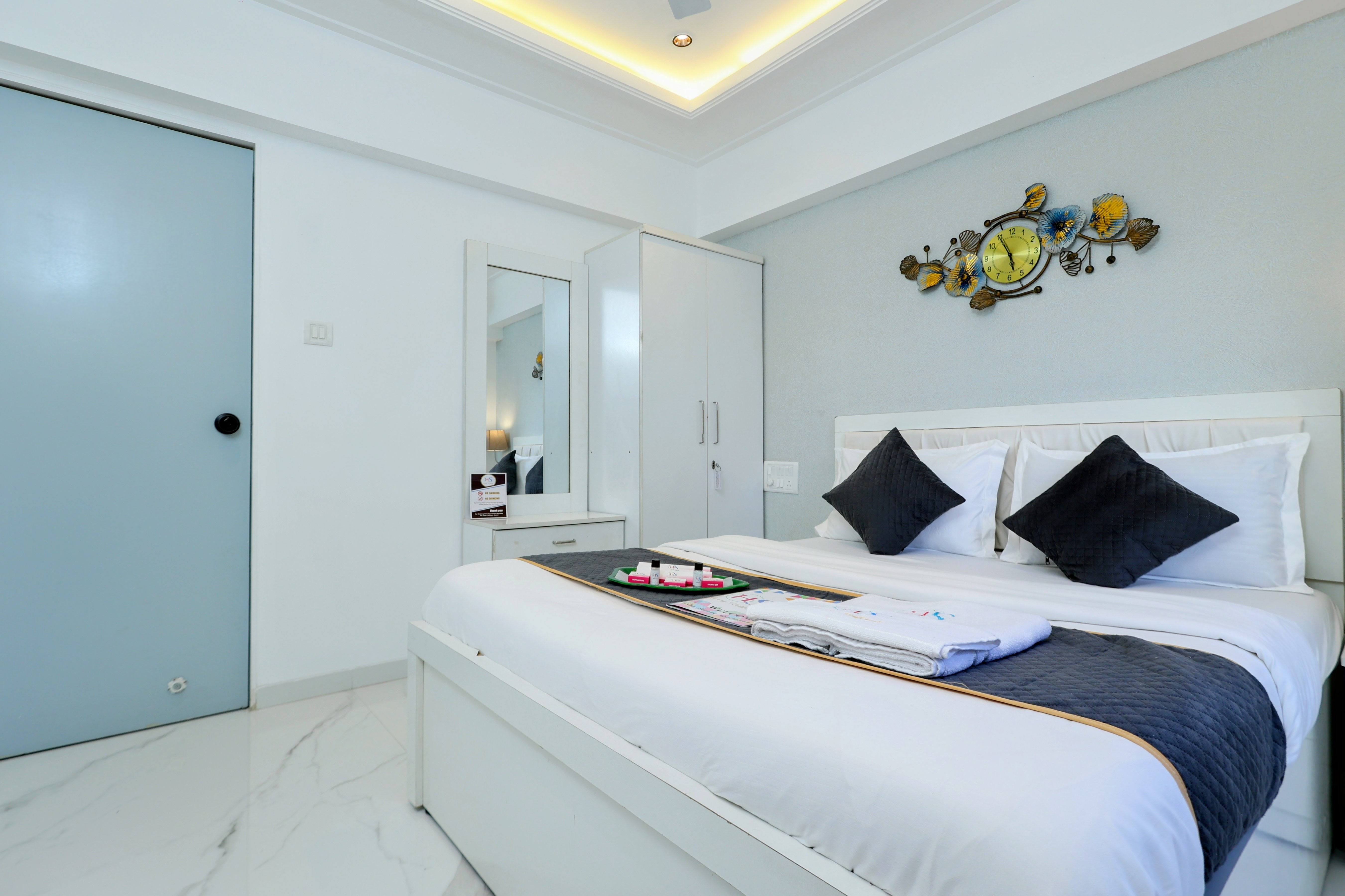 Premier 2 Bedroom Apartment in Andheri East