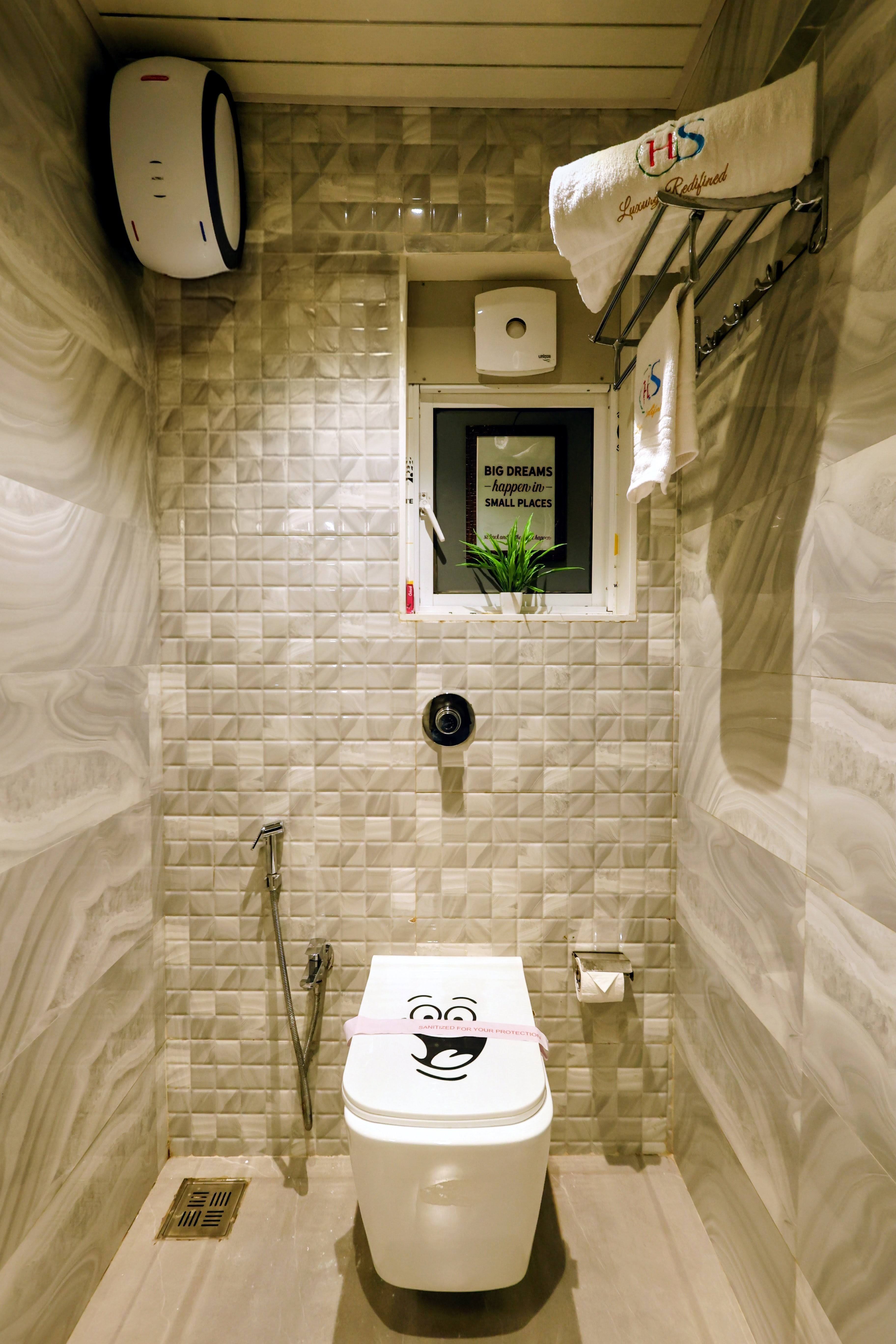 Premier 2 Bedroom Apartment in Andheri East