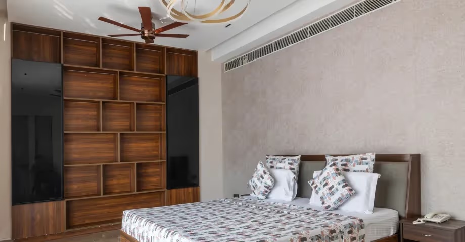 2 Bedroom Serviced Apartment on Golf Course Road
