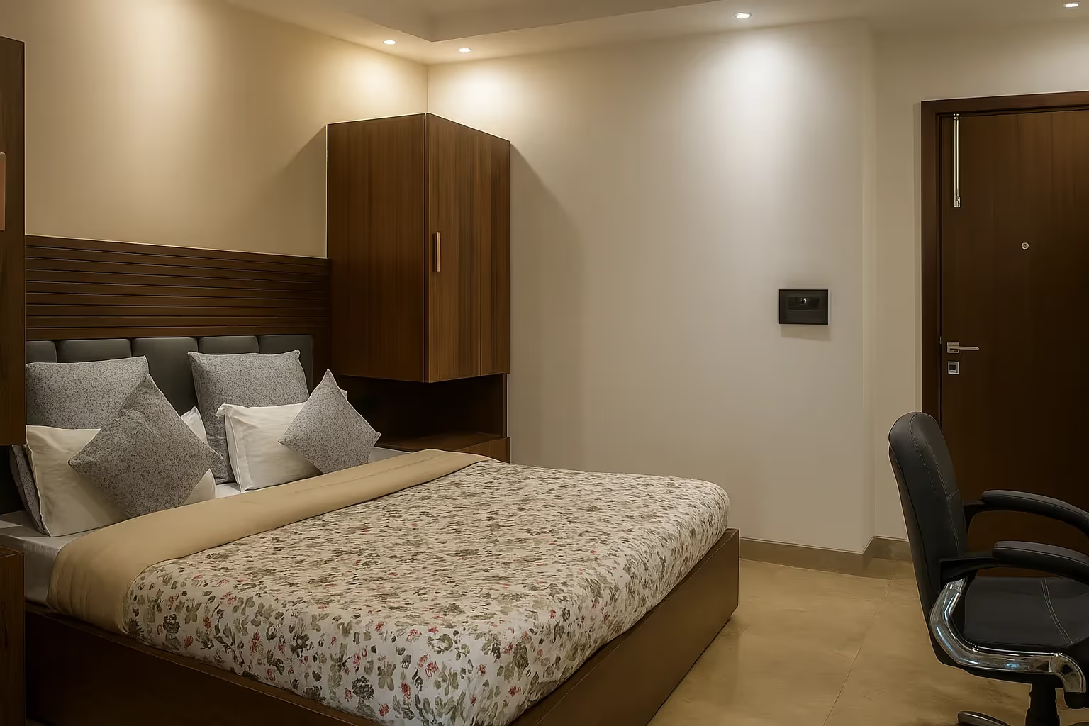 Classic Studio Apartment in DLF Phase 3