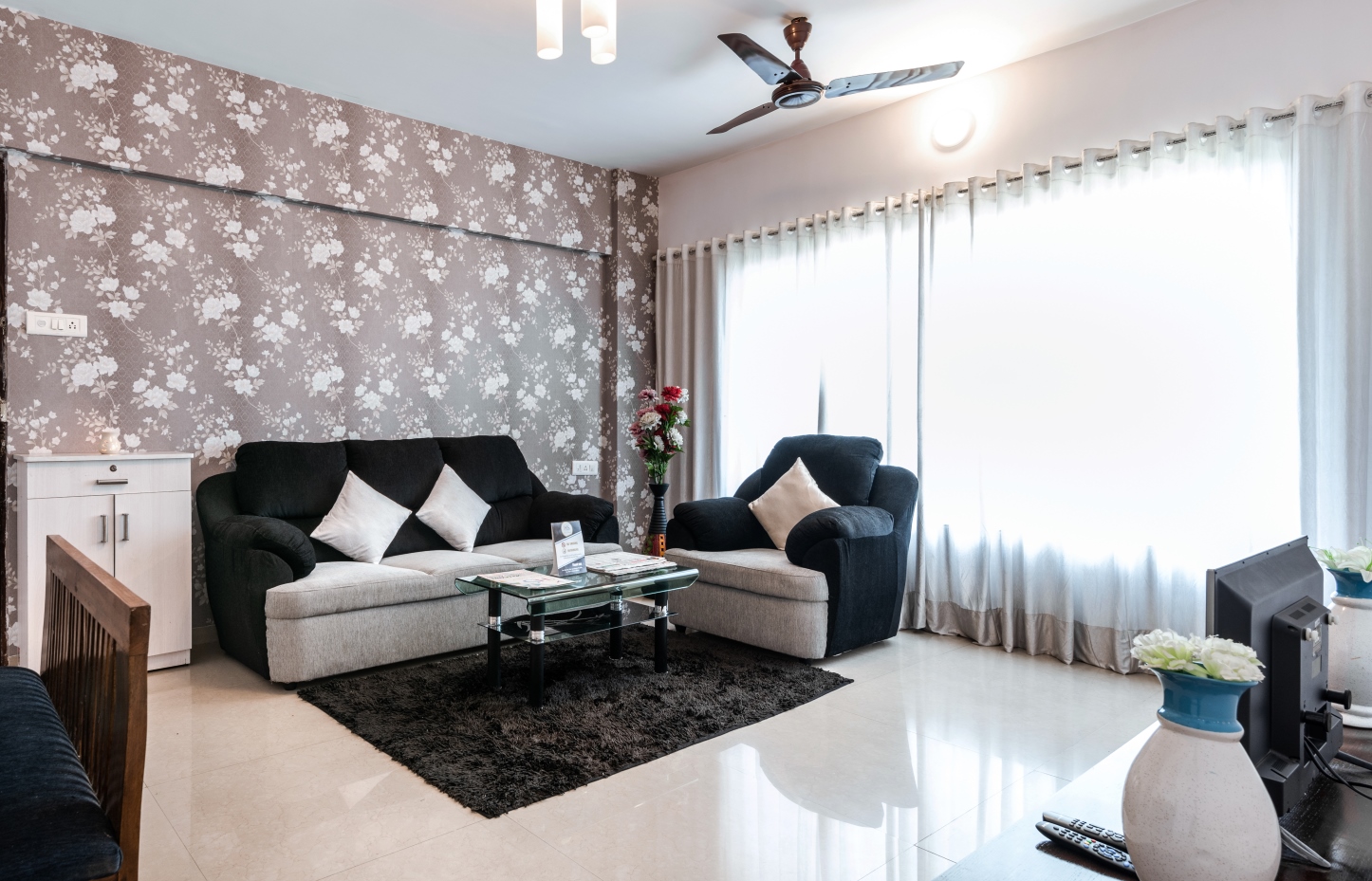 Homely 3 Bedroom Stay in Kandivali East