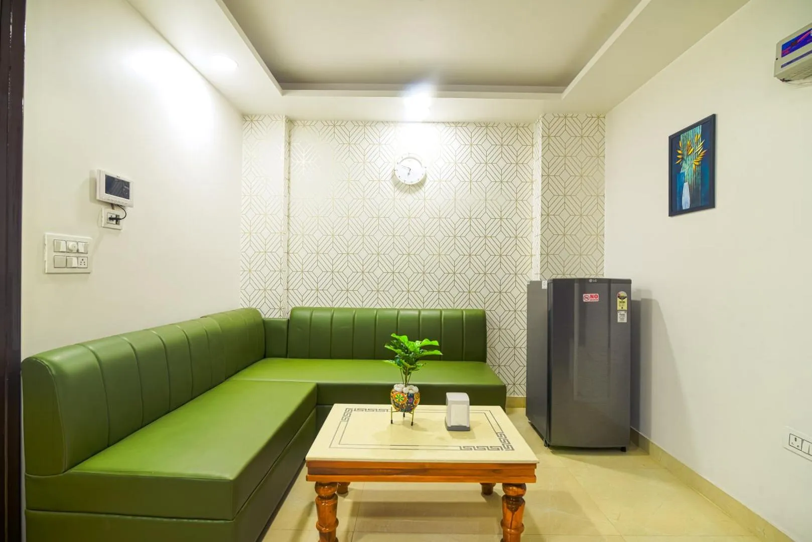 Grandeur Studio Apartment