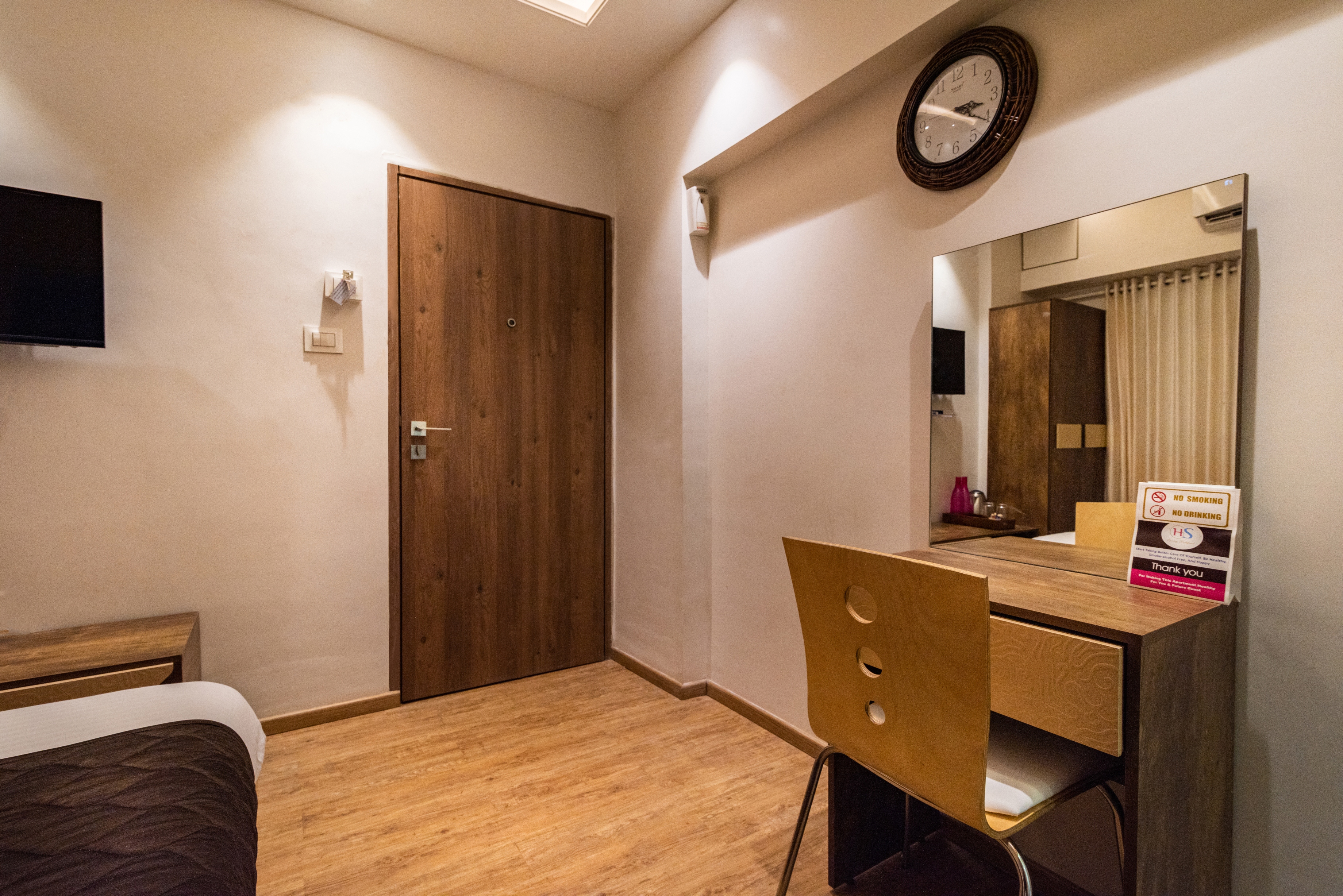 Spacious Studio Apartment in Borivali East