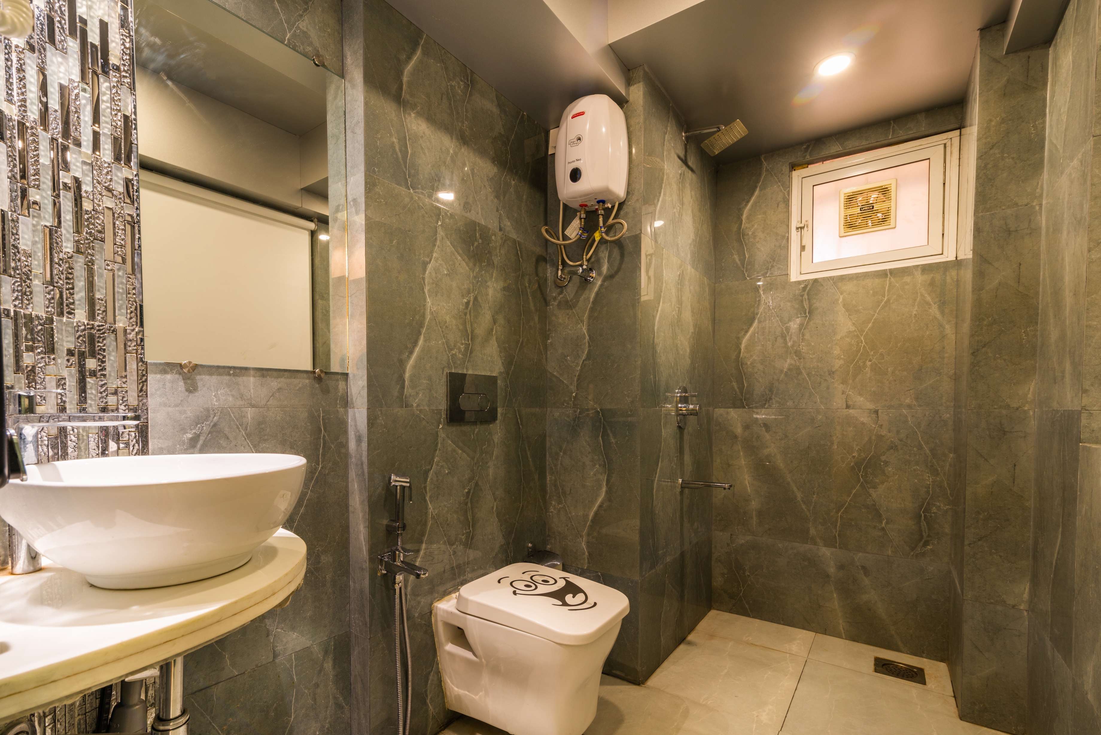 Spacious Studio Apartment in Borivali East