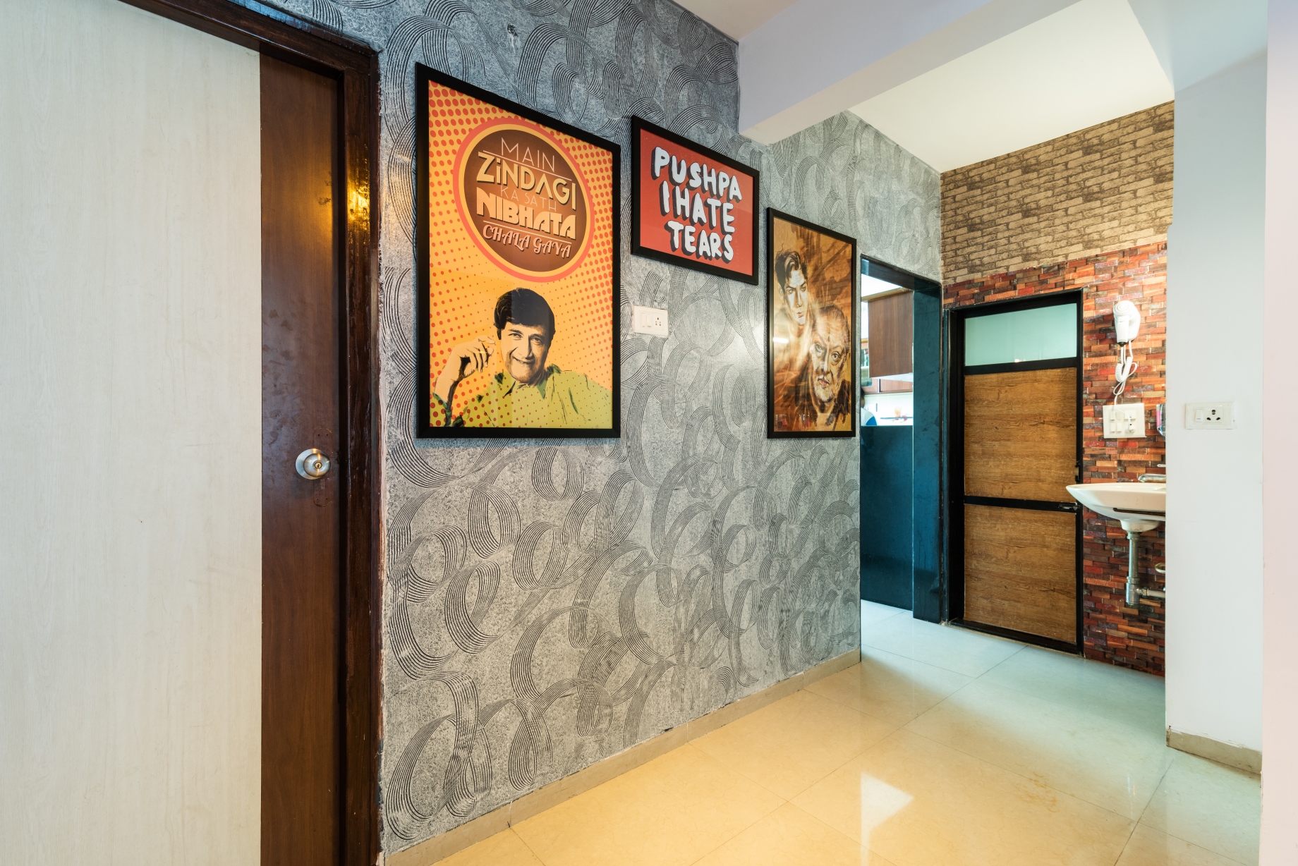 Homely 3 Bedroom Stay in Kandivali East