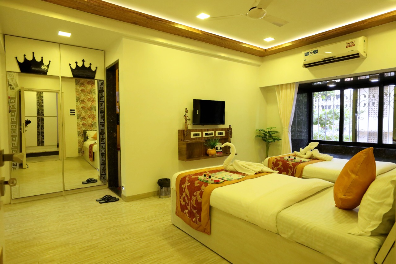 4 Bedroom Exotic Villa with Swimming Pool in Asha Nagar Kandivali
