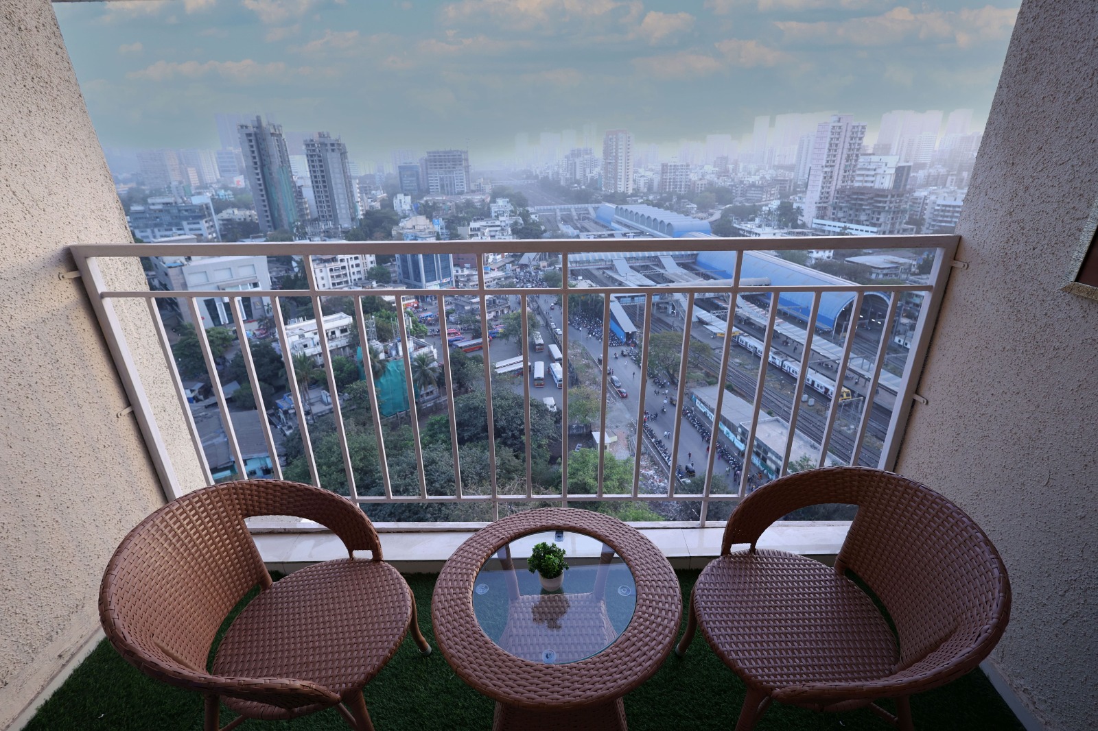2 Bedroom Luxury Apartment near Goregaon Railway Station