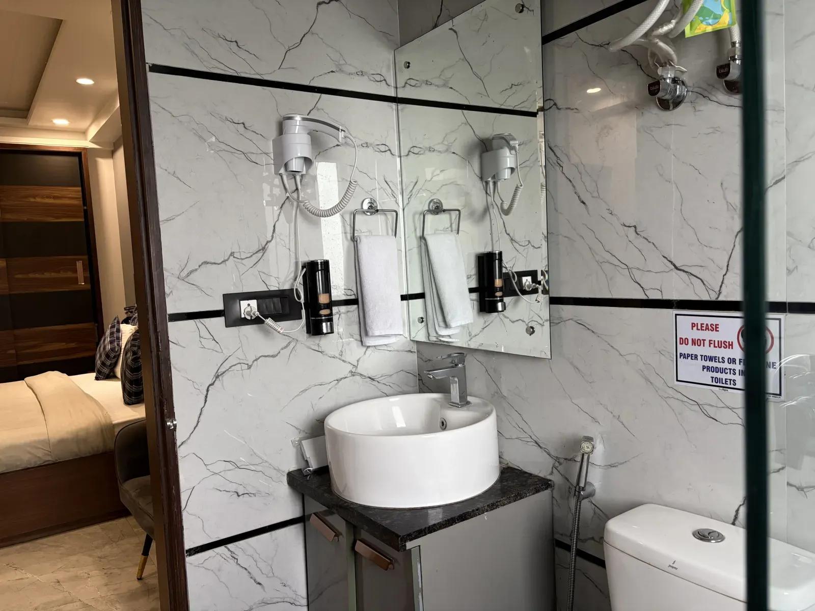 Winsome Studio Apartment in DLF Cyber City