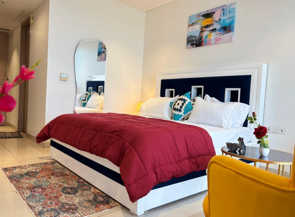 Studio Skyloft near Urbana