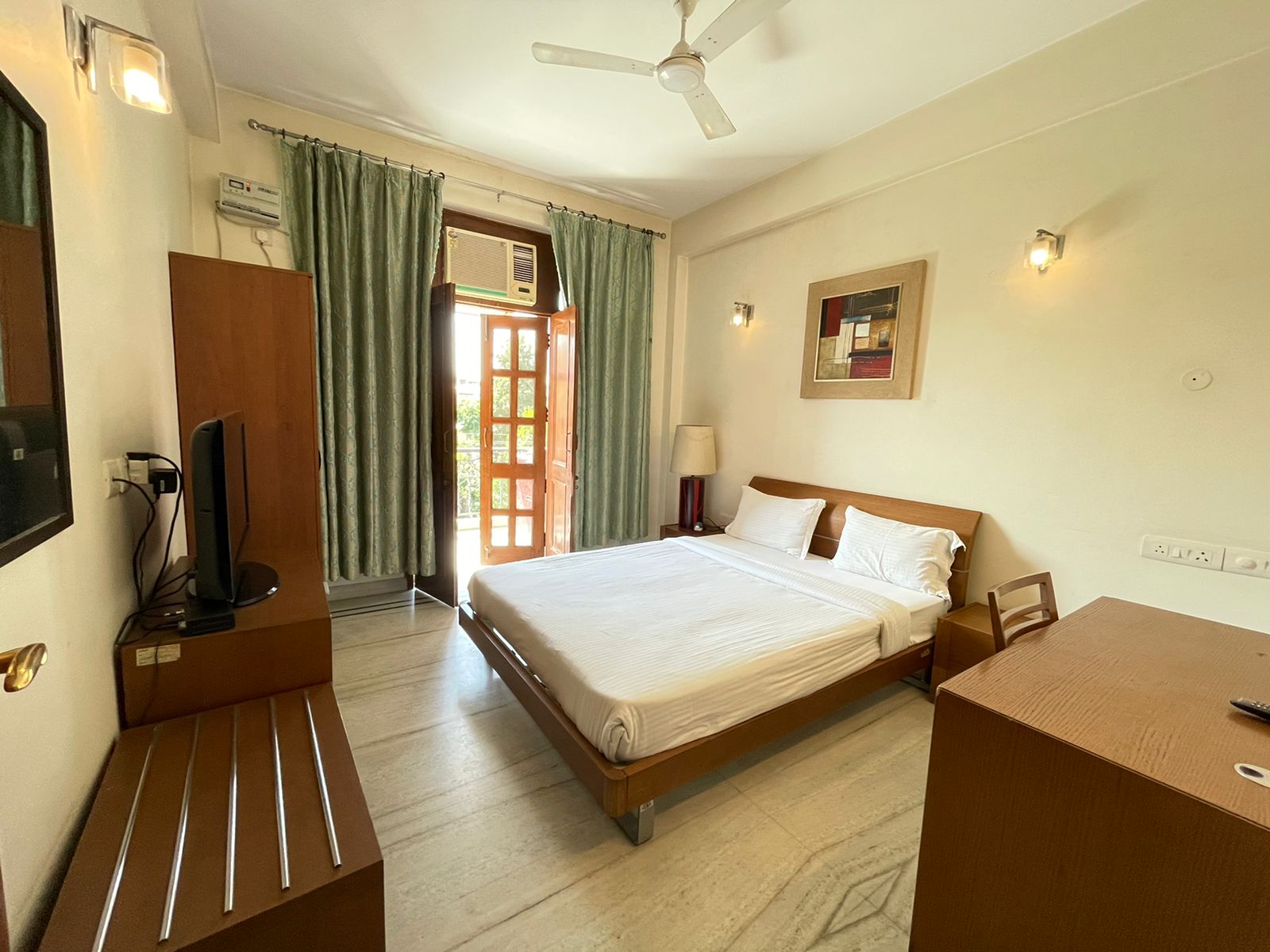 Posh Serviced Apartments in Uday Nagar