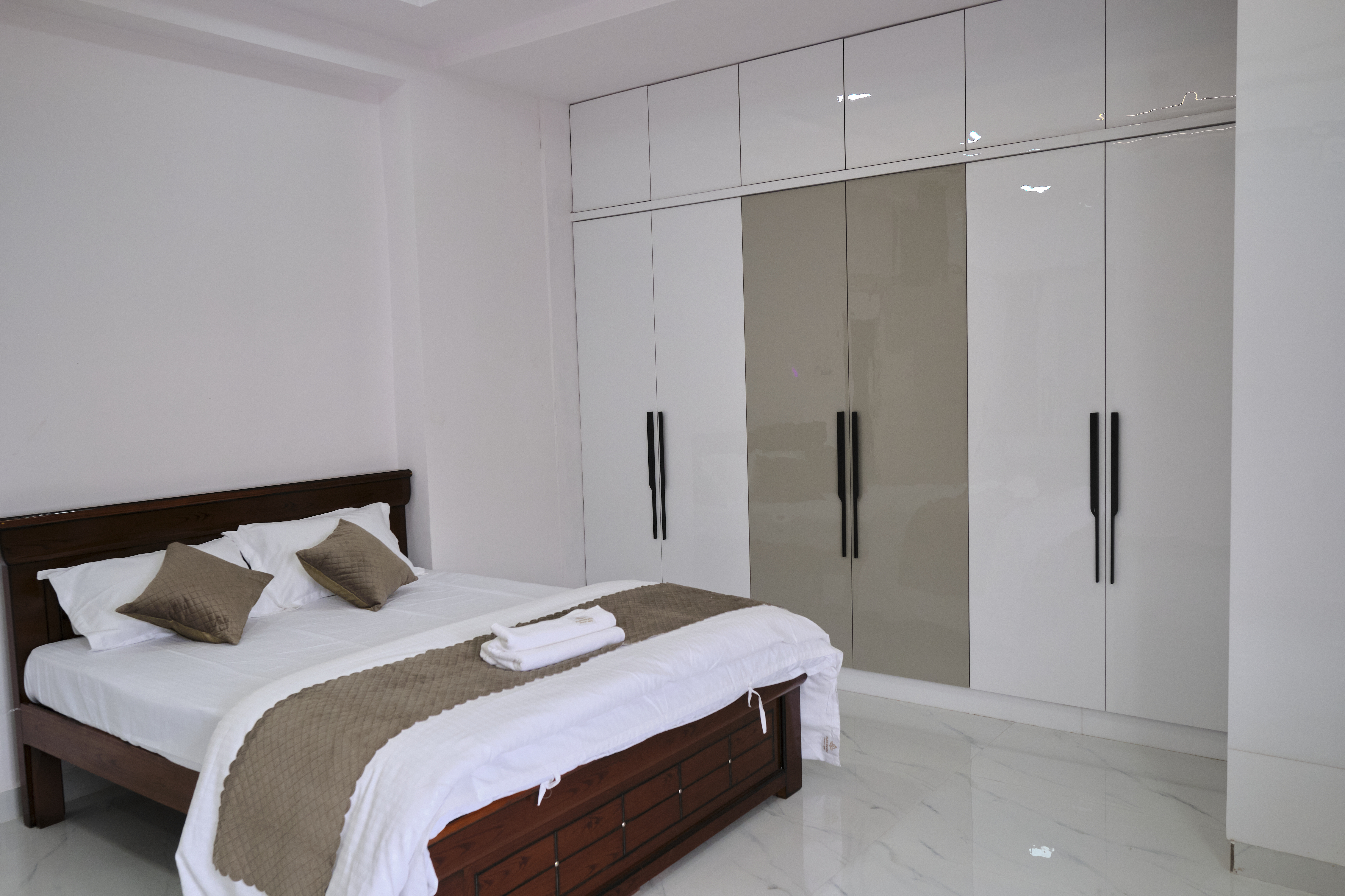 3 BR Classic Serviced Apt @ Kondapur