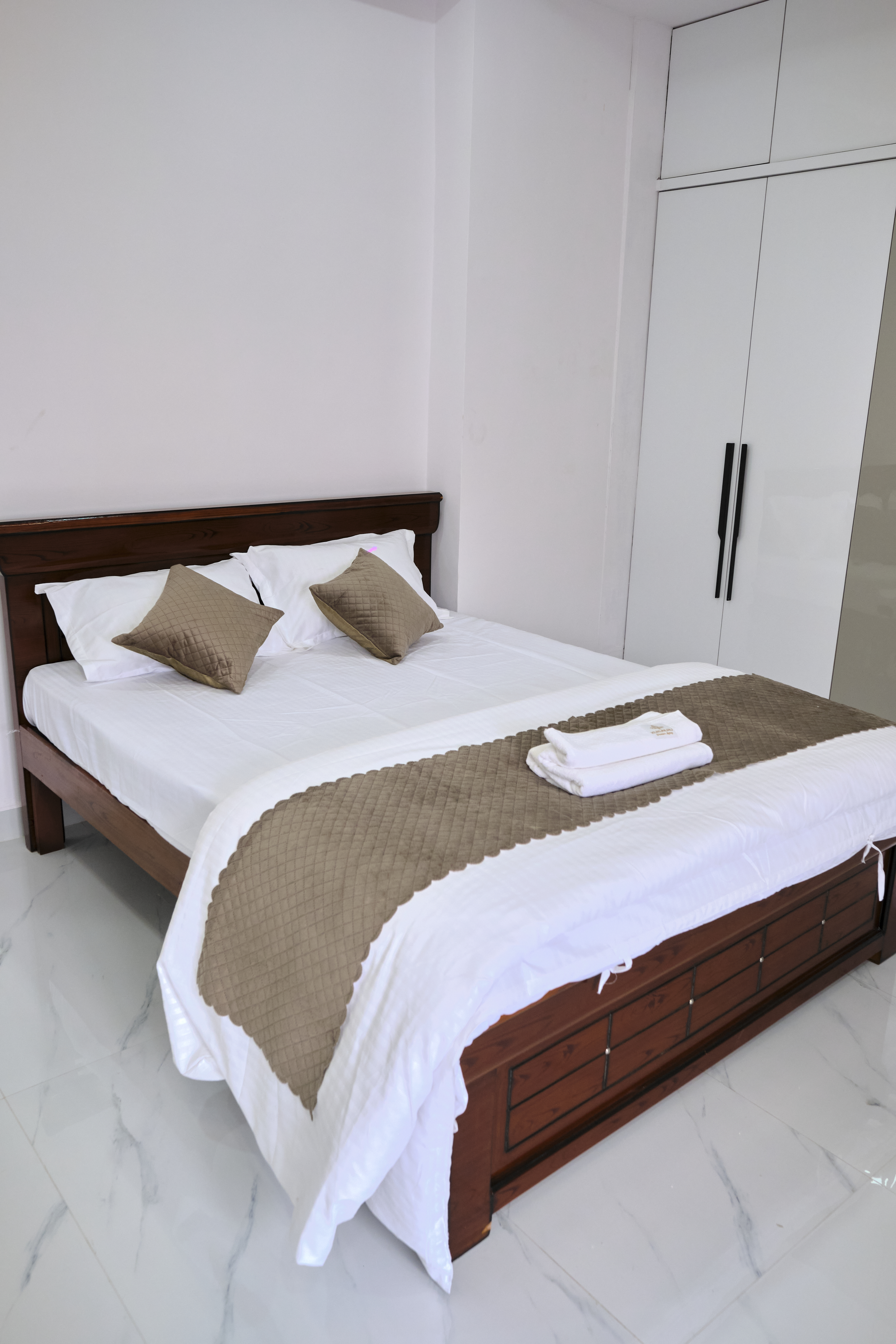 3 BR Classic Serviced Apt @ Kondapur