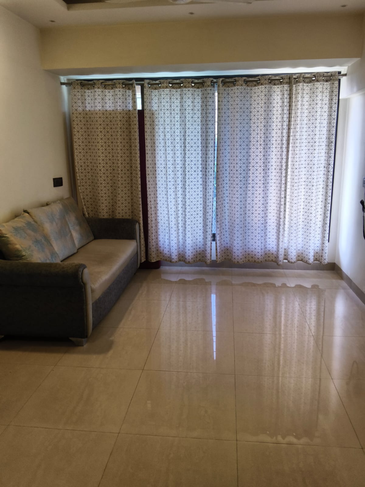 Classic 3 Bedroom Apartment in Thane West