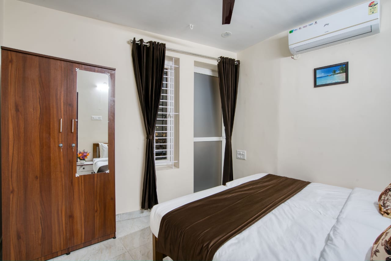 Lakeview Apartments near Race Course