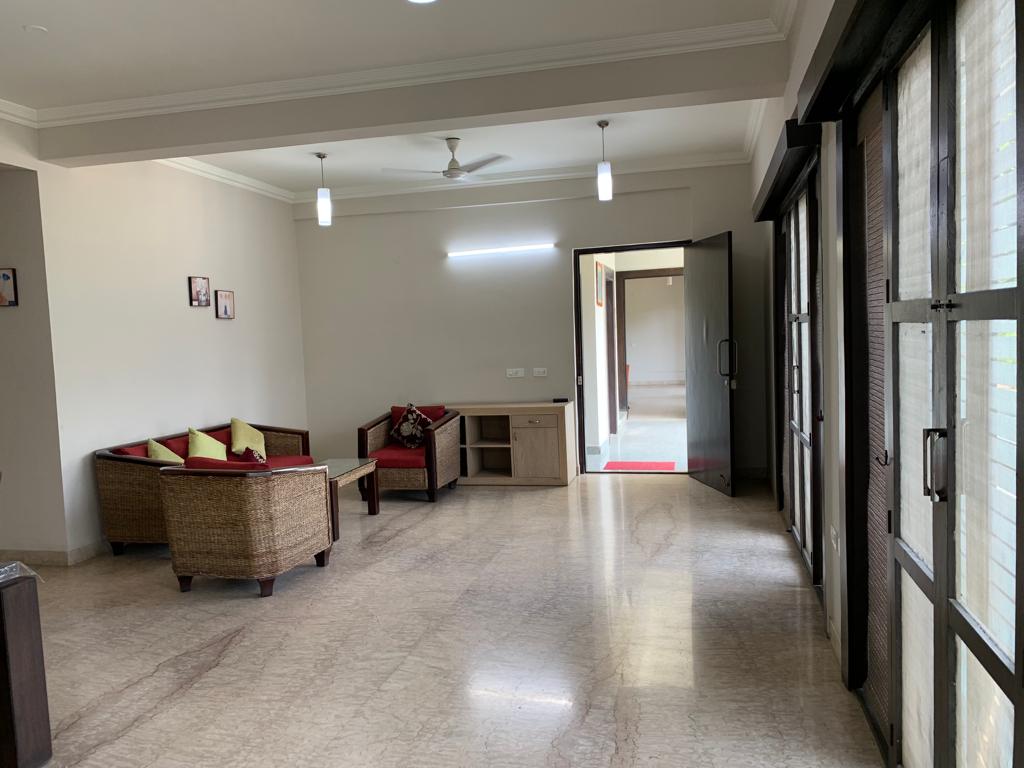 Grand Royale Residence in Brookefield