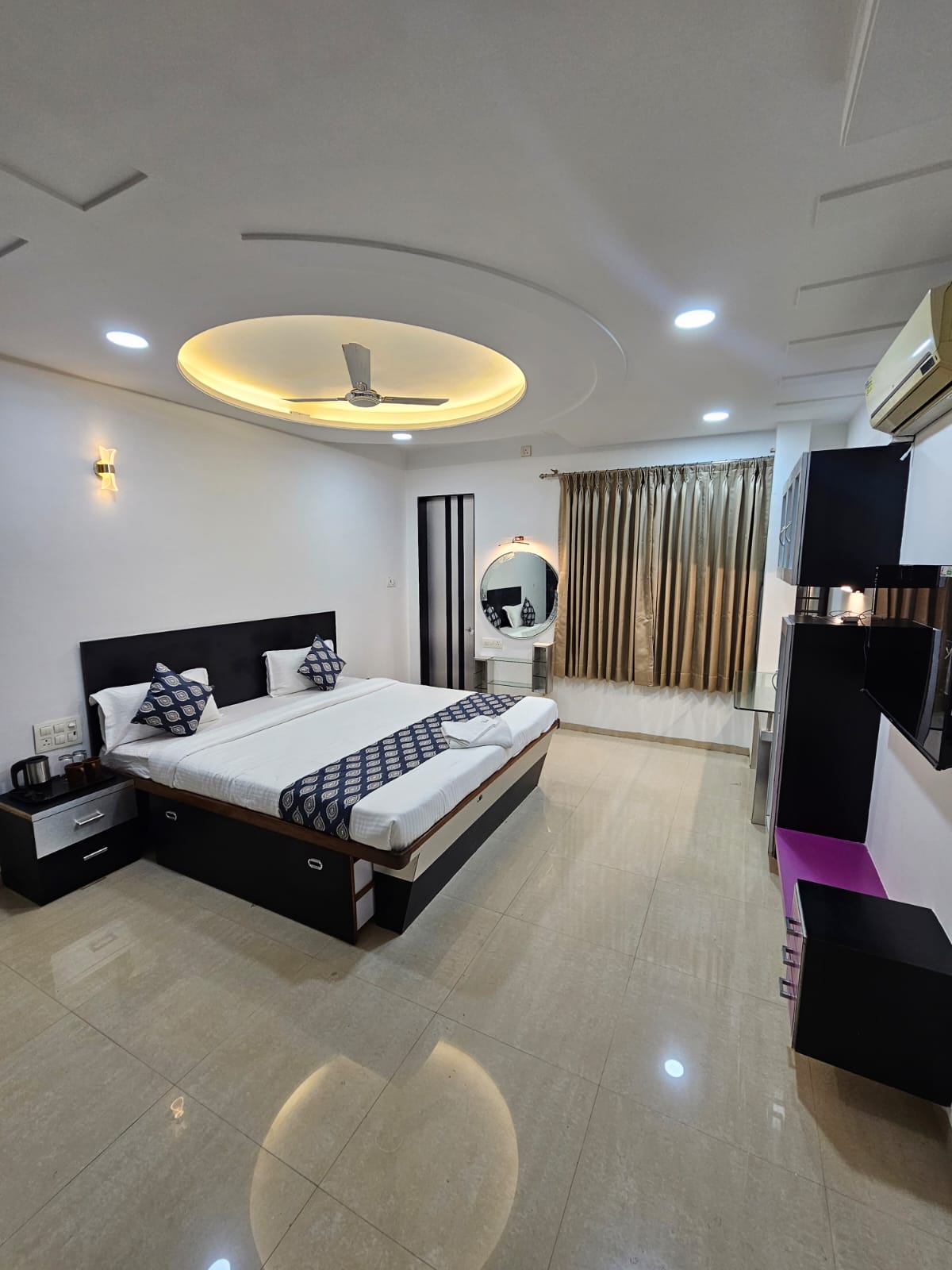 Entire 6 bedroom Apartment in Chichwad