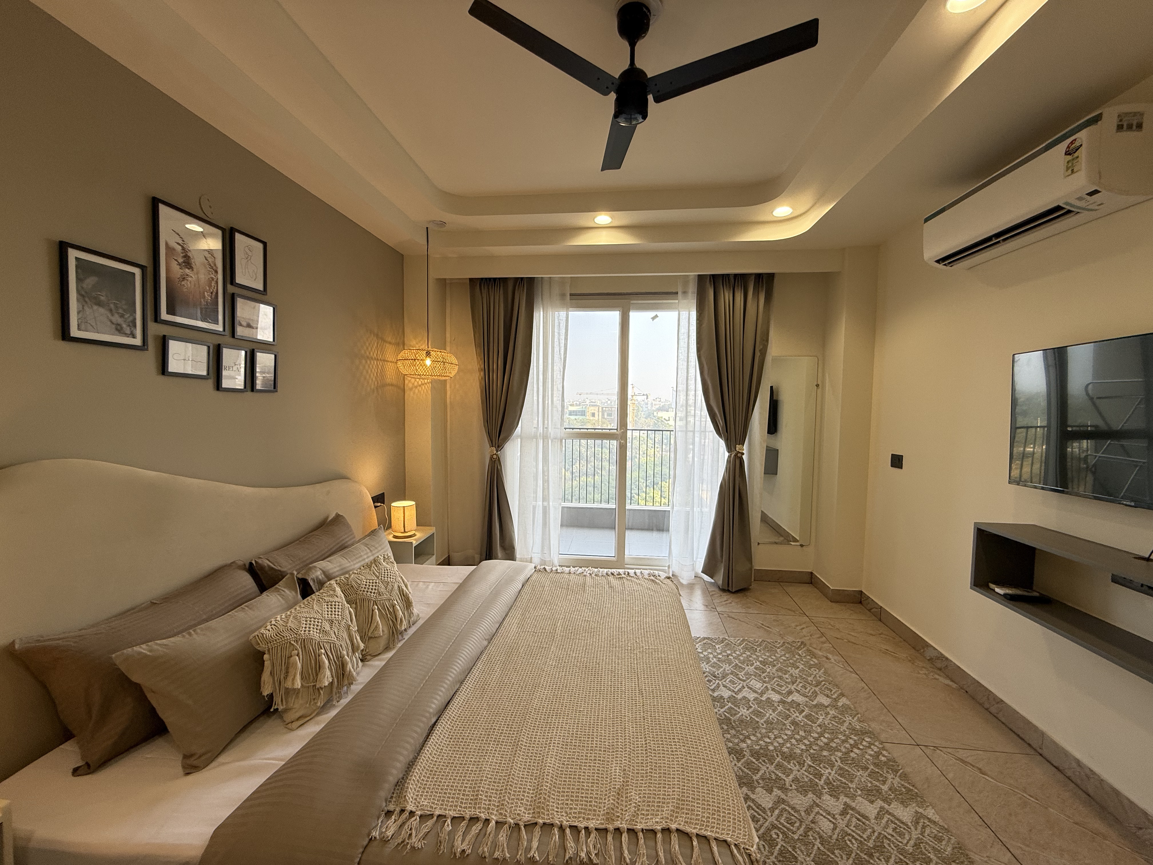 Refined 1 Bedroom Apartment in DLF Cyber City