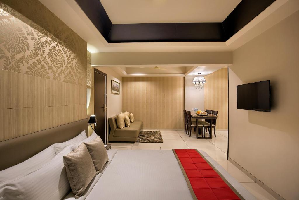 Modern Residences in Alkapuri