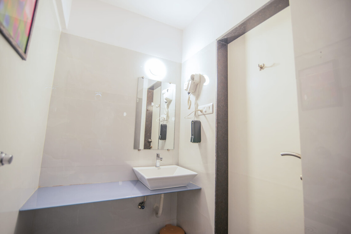 Airport Serviced Apartment