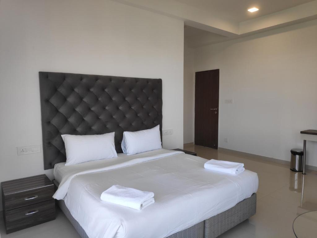 Premier 2 Bedroom Apartment in Chandivali