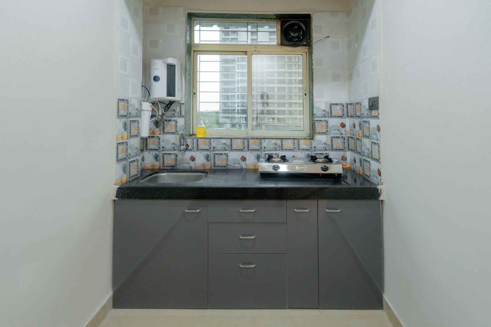Elegant 1 Bedroom Apartment in Seawoods