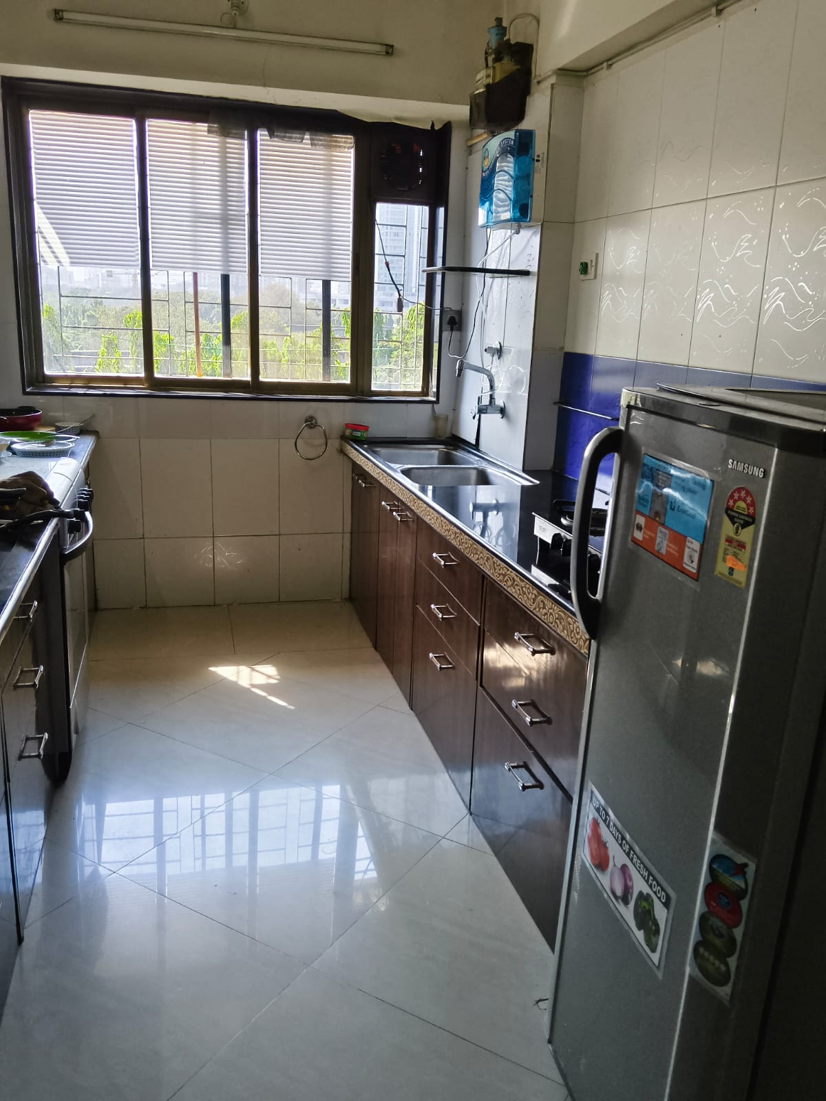 Classic 3 Bedroom Apartment in Thane West
