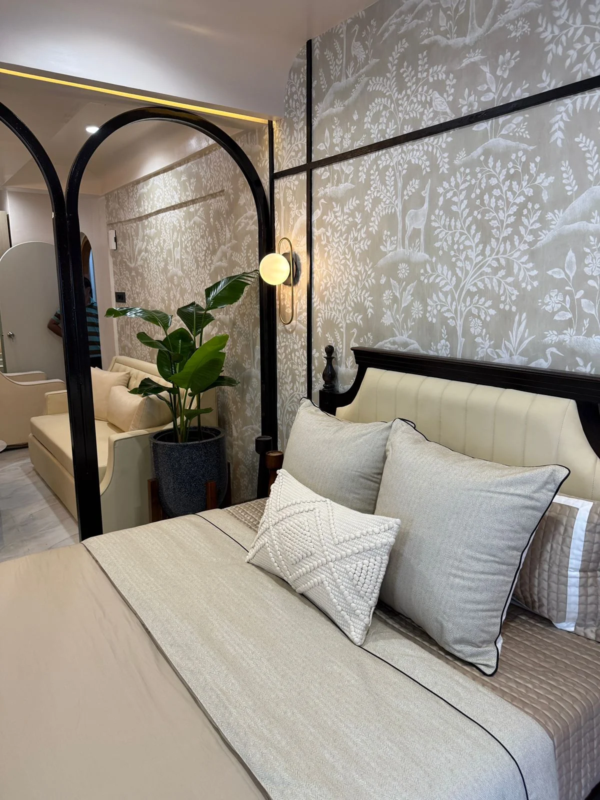 Studio Apartment with Jacuzzi in Koregaon Park