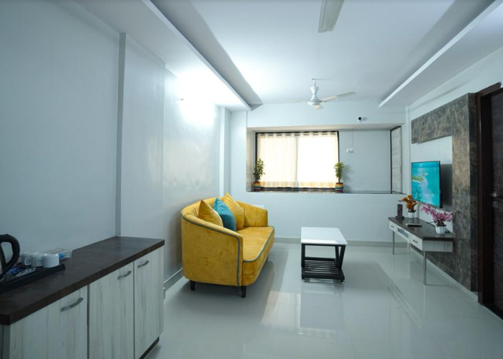 Classic 3 Bedroom Apartment in Vashi