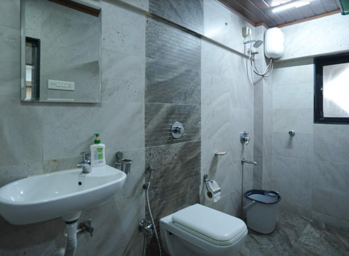 Classic 3 Bedroom Apartment in Vashi