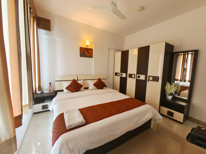 Luxurious 2 Bedroom Apartment in Hinjewadi