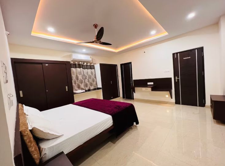 4 BR Spacious Serviced Apartment