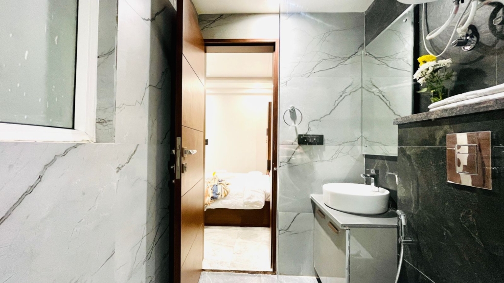 Studio Apartment in DLF Cyber City