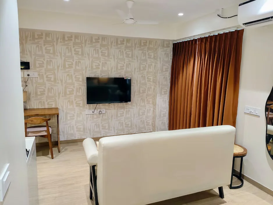Studio Apartment with Jacuzzi in Koregaon Park