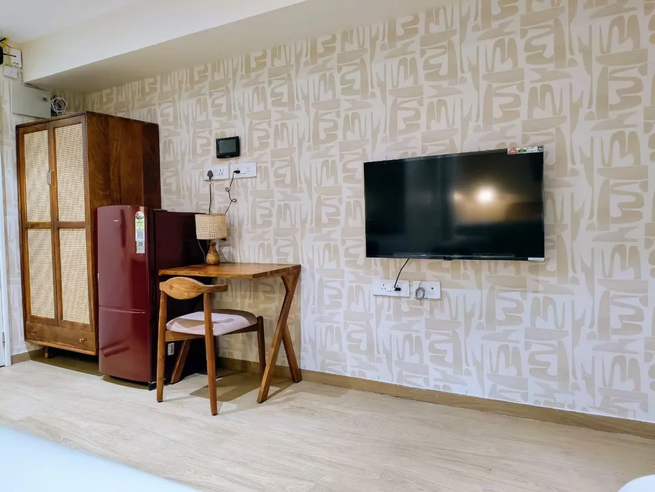 Studio Apartment with Jacuzzi in Koregaon Park