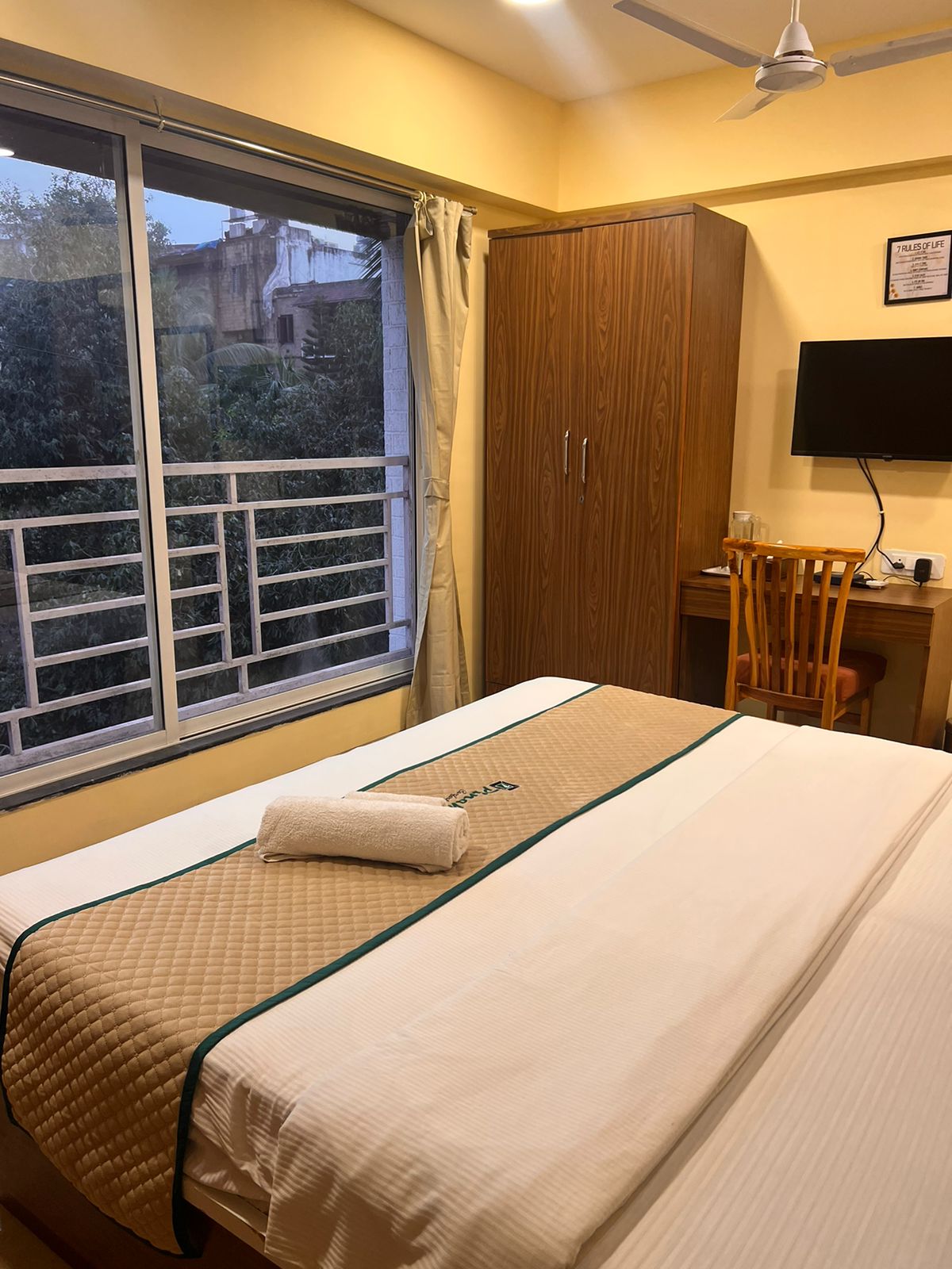 Deluxe 3 Bedroom Apartment