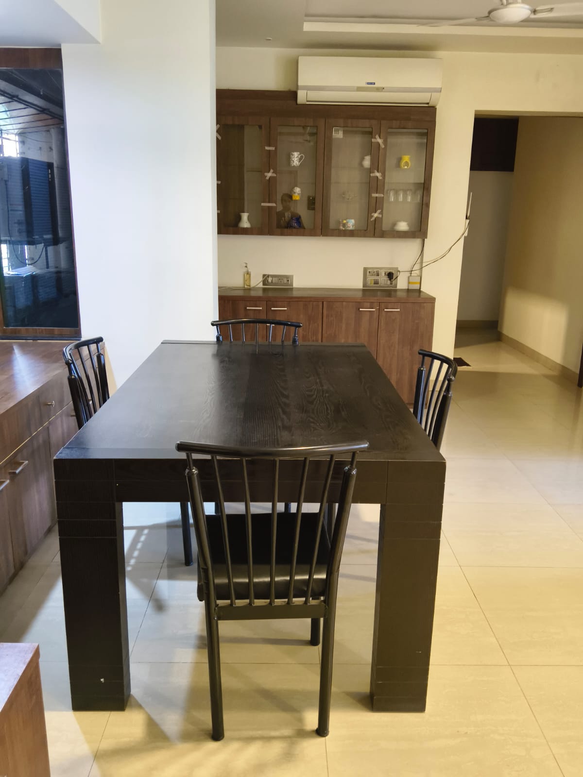 Classic 3 Bedroom Apartment in Thane West