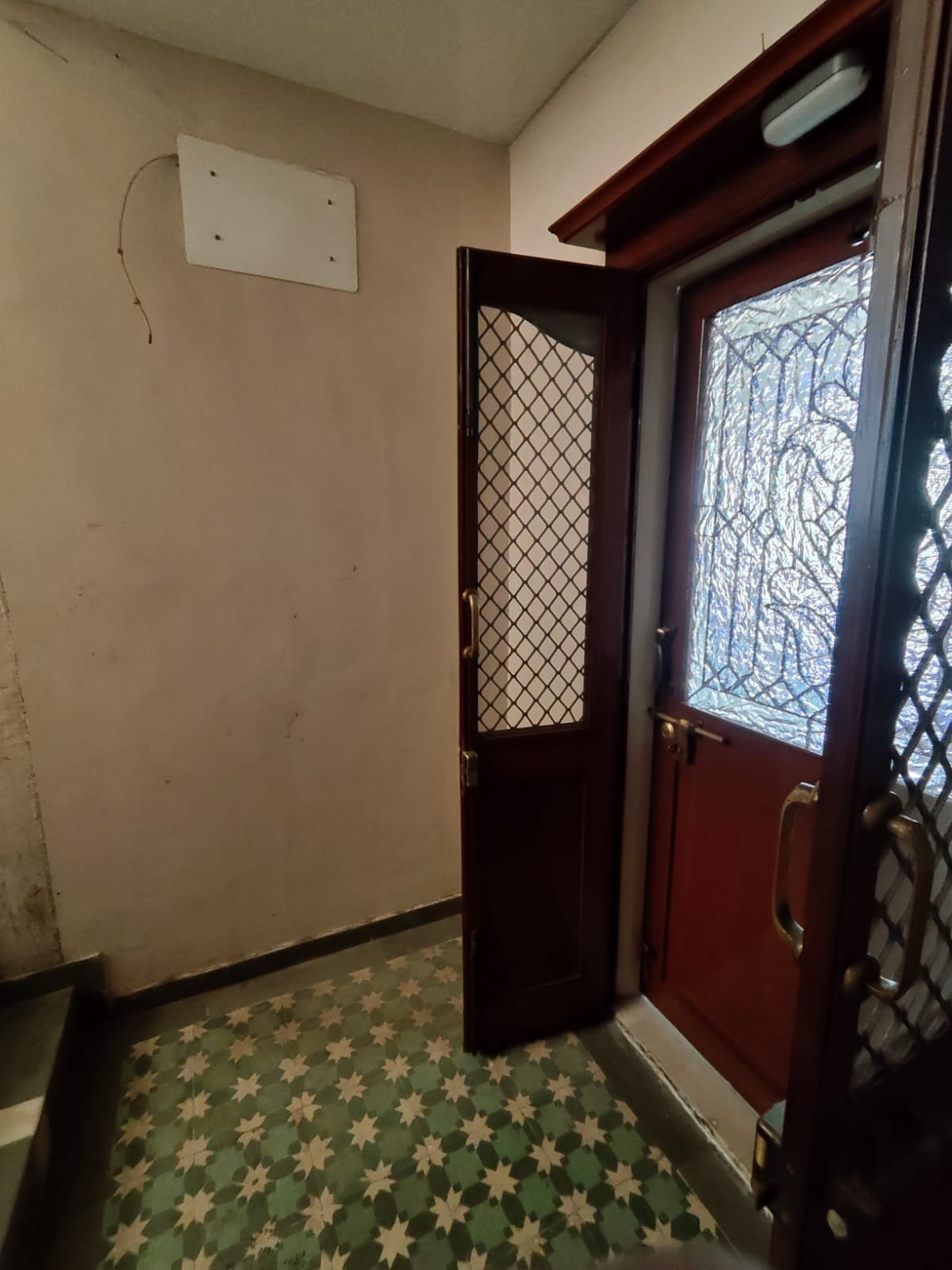 Fully Furnished 2 Bedroom Apartment in Koregoan Park